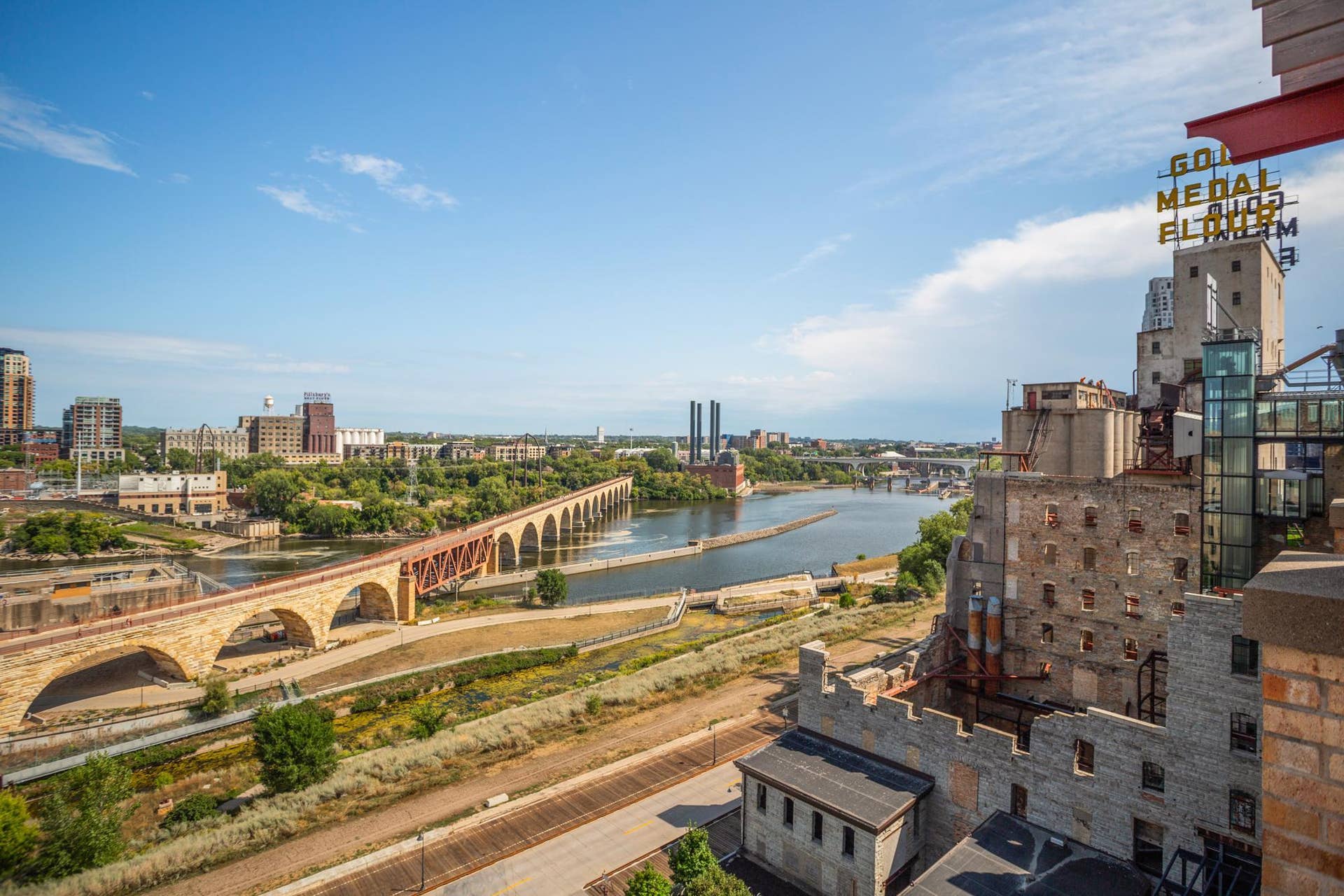600 S 2nd Street, #S108, 18, Minneapolis, MN 55401 Breathtaking views from the rooftop deck.