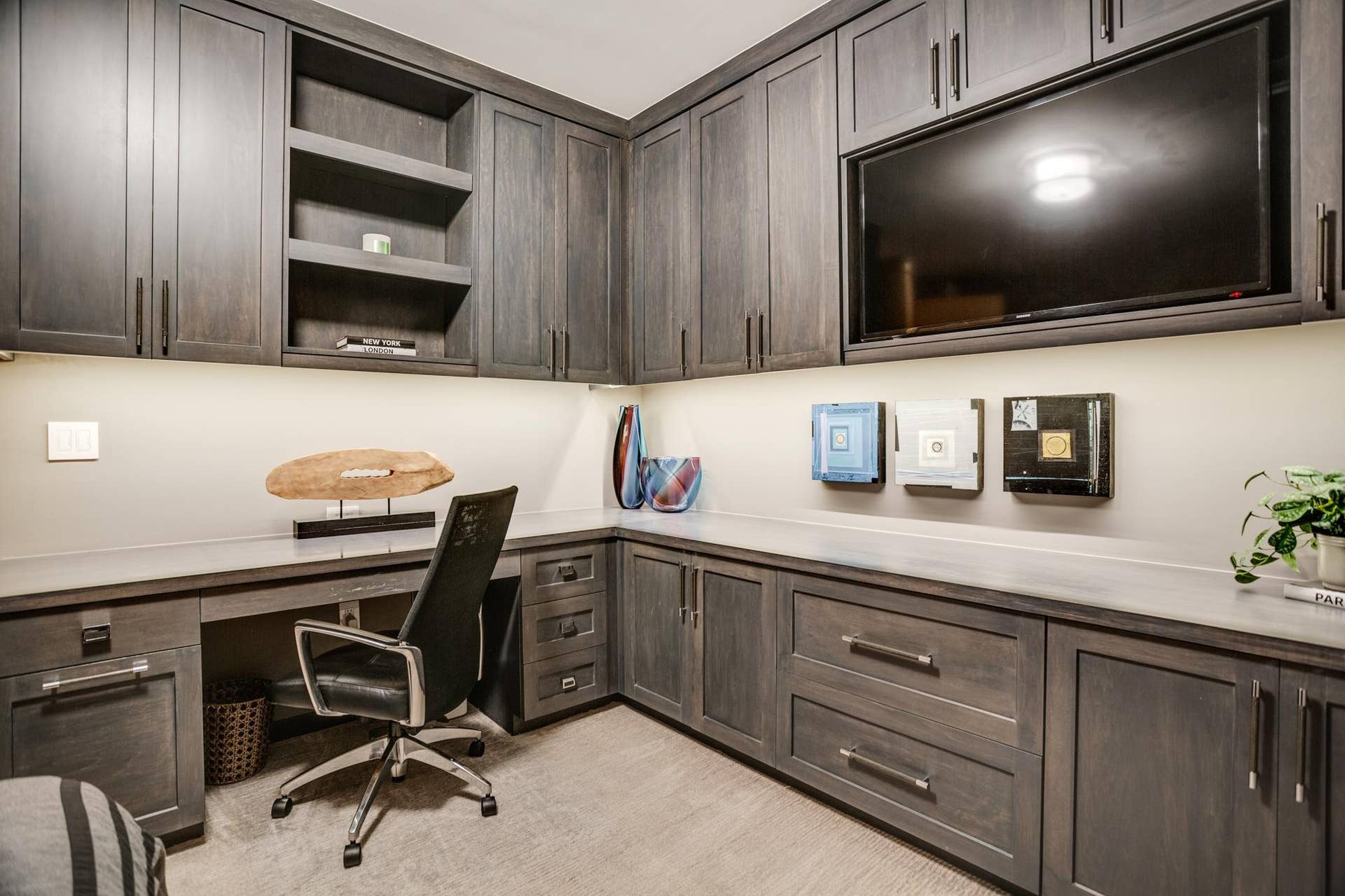 600 S 2nd Street, #S108, 18, Minneapolis, MN 55401 The second bedroom with built-in cabinetry offers additional versatility for an office or guest room.