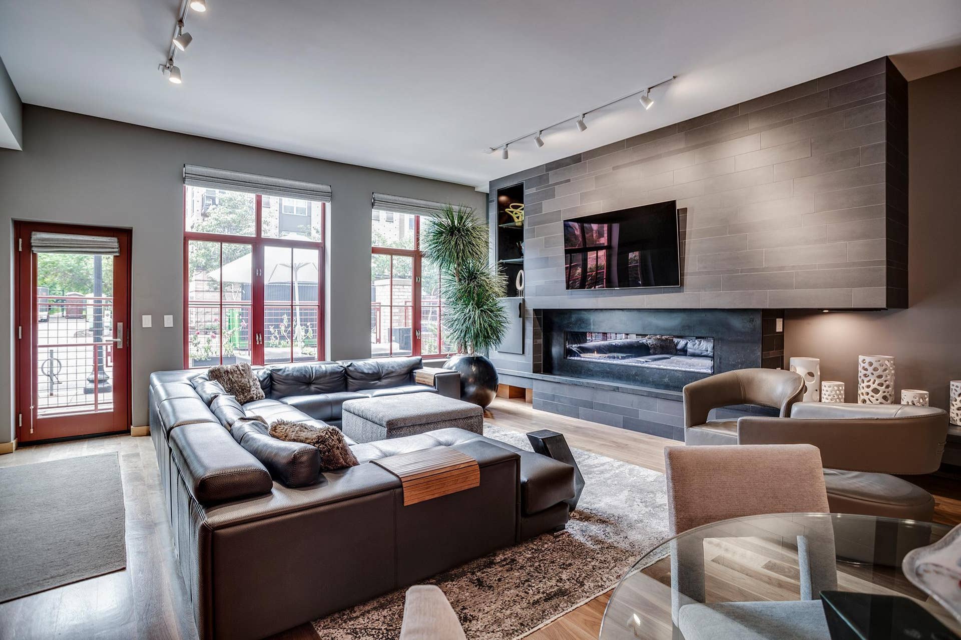 600 S 2nd Street, #S108, 18, Minneapolis, MN 55401 This corner unit features an airy layout adorned with expansive windows, inviting abundant natural light into the spaces.