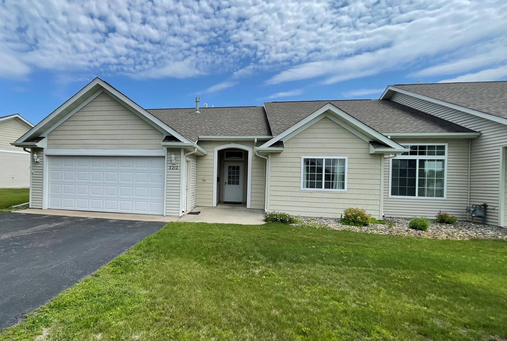 3212 Park Avenue NW, Bemidji, MN 56601 Front.jpg