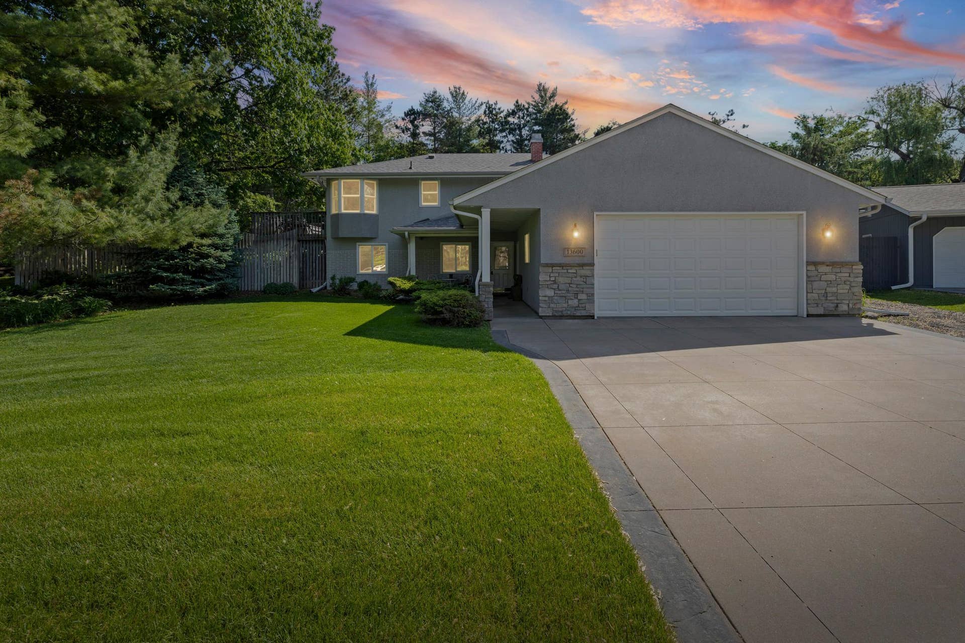 13600 69th Avenue N, Maple Grove, MN 55311 13600 69th Avenue N, Maple Grove, MN 55311