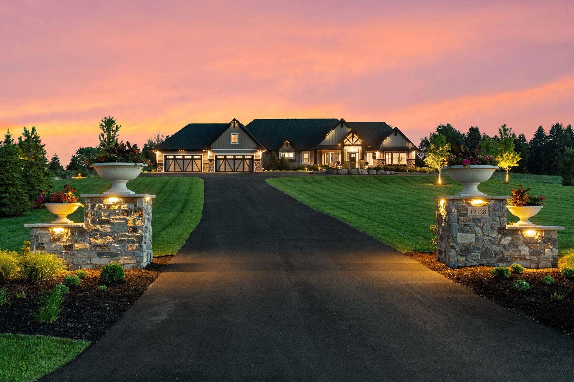 12128 Hilo Court N, Hugo, MN 55038 Welcome home! This view arriving after a long day will never get old.