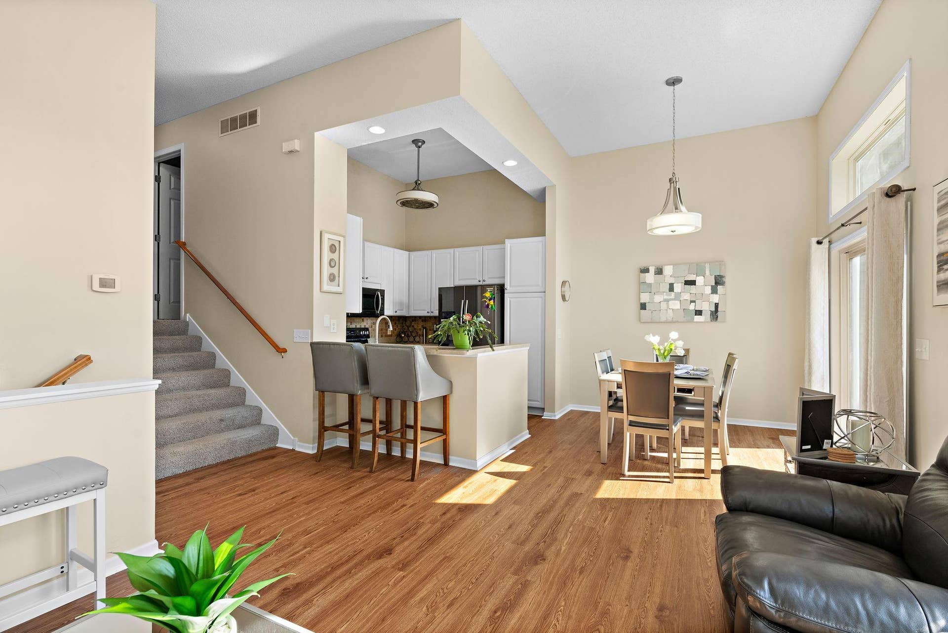 17549 70th Place N, Maple Grove, MN 55311 Open main floor plan great for entertaining!