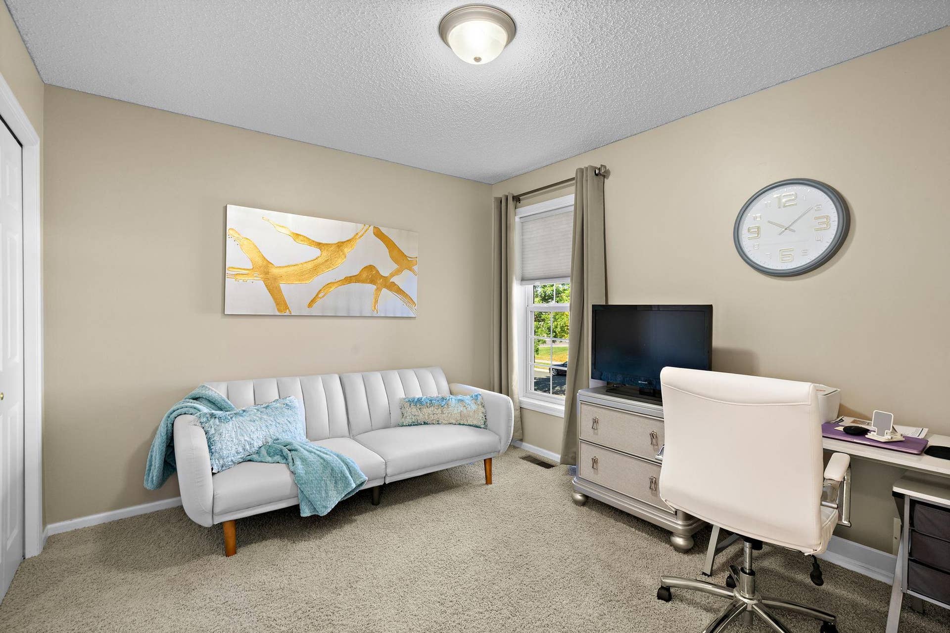 17549 70th Place N, Maple Grove, MN 55311 Second bedroom upstairs.