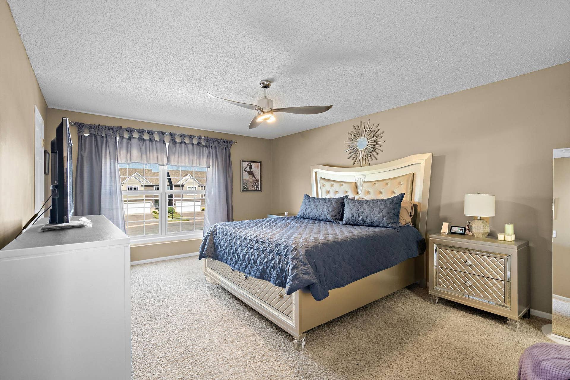17549 70th Place N, Maple Grove, MN 55311 HUGE owner's bedroom.