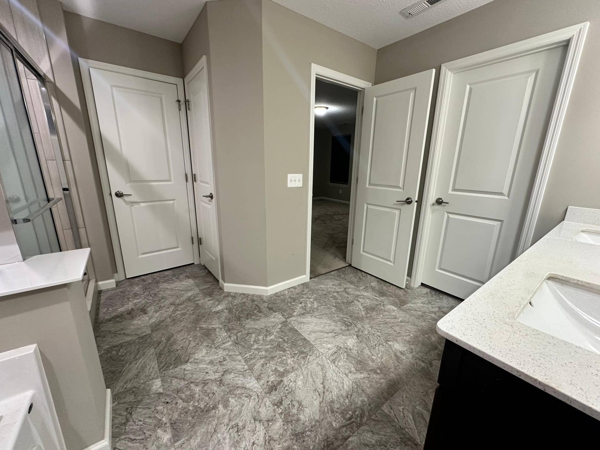 9876 Ambrose Road, Woodbury, MN 55129 9876 Ambrose Road, Woodbury, MN 55129
