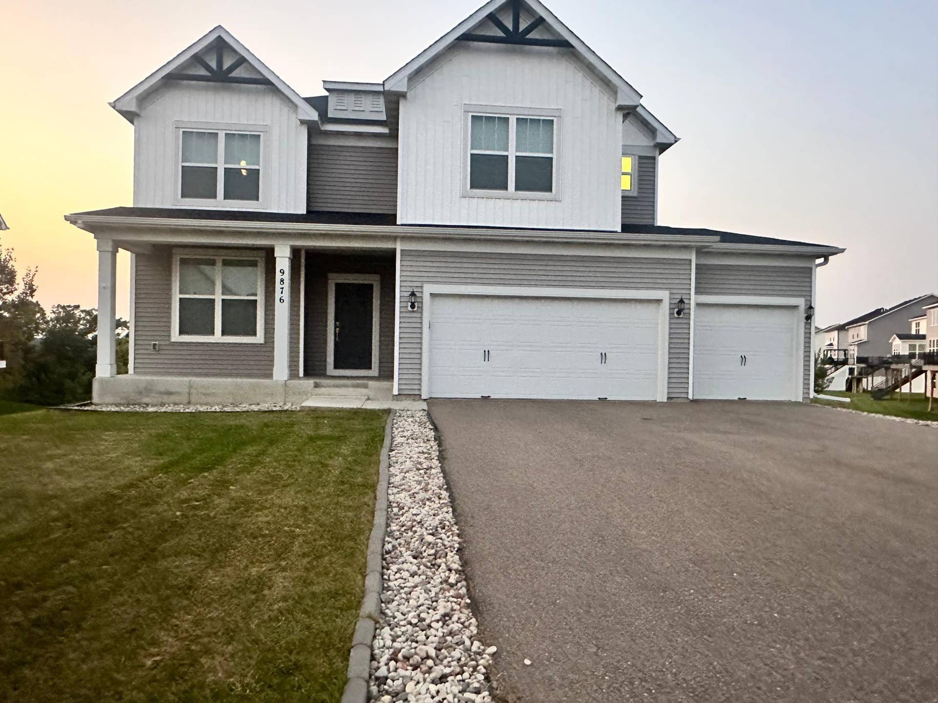 9876 Ambrose Road, Woodbury, MN 55129 9876 Ambrose Road, Woodbury, MN 55129