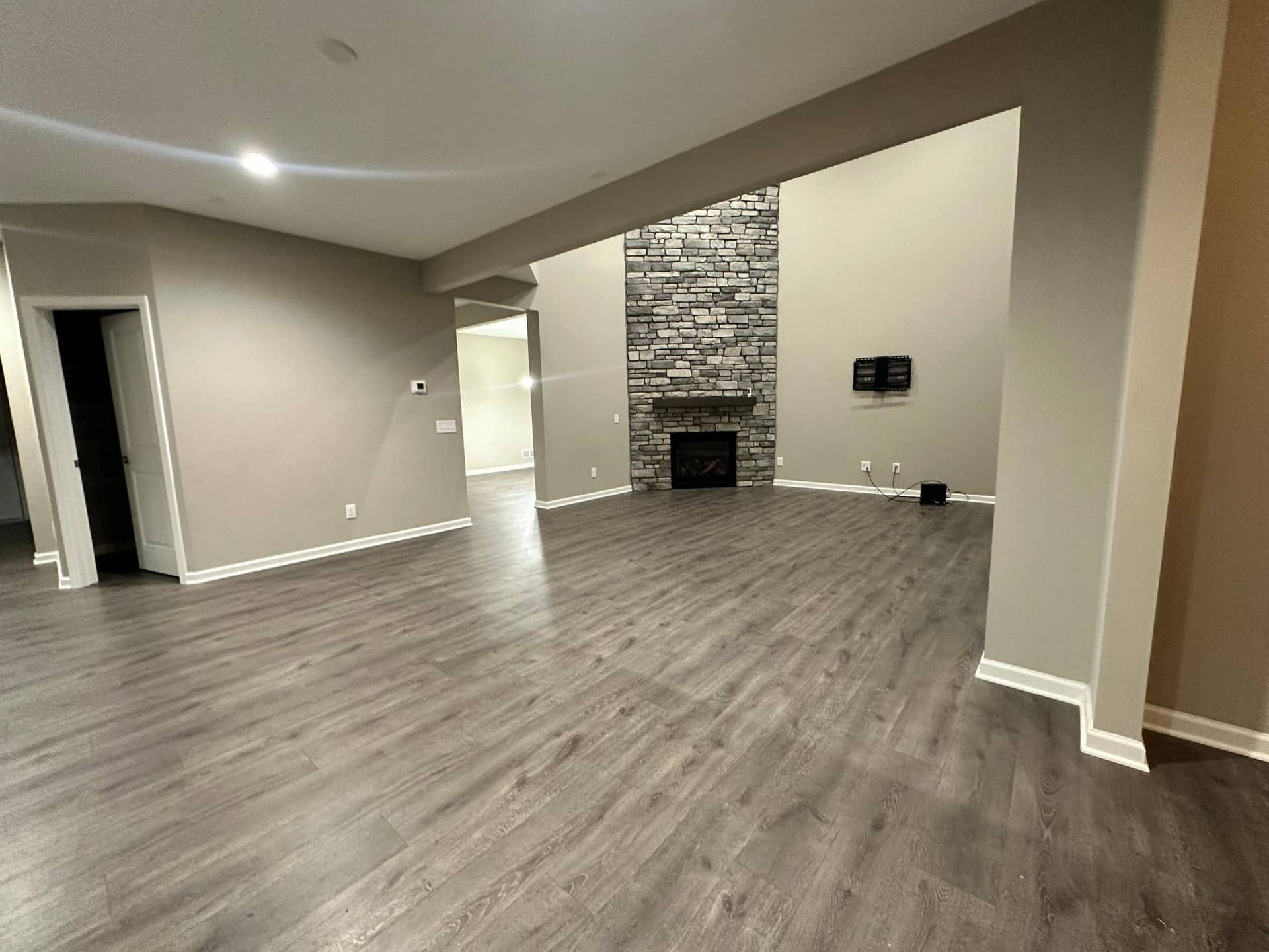 9876 Ambrose Road, Woodbury, MN 55129 9876 Ambrose Road, Woodbury, MN 55129