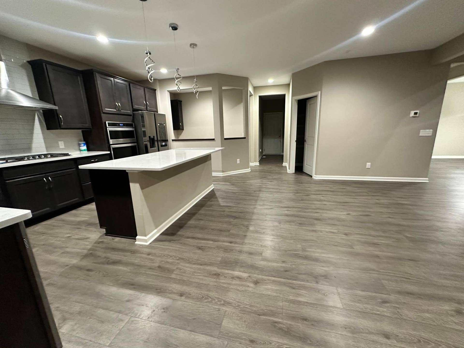 9876 Ambrose Road, Woodbury, MN 55129 9876 Ambrose Road, Woodbury, MN 55129
