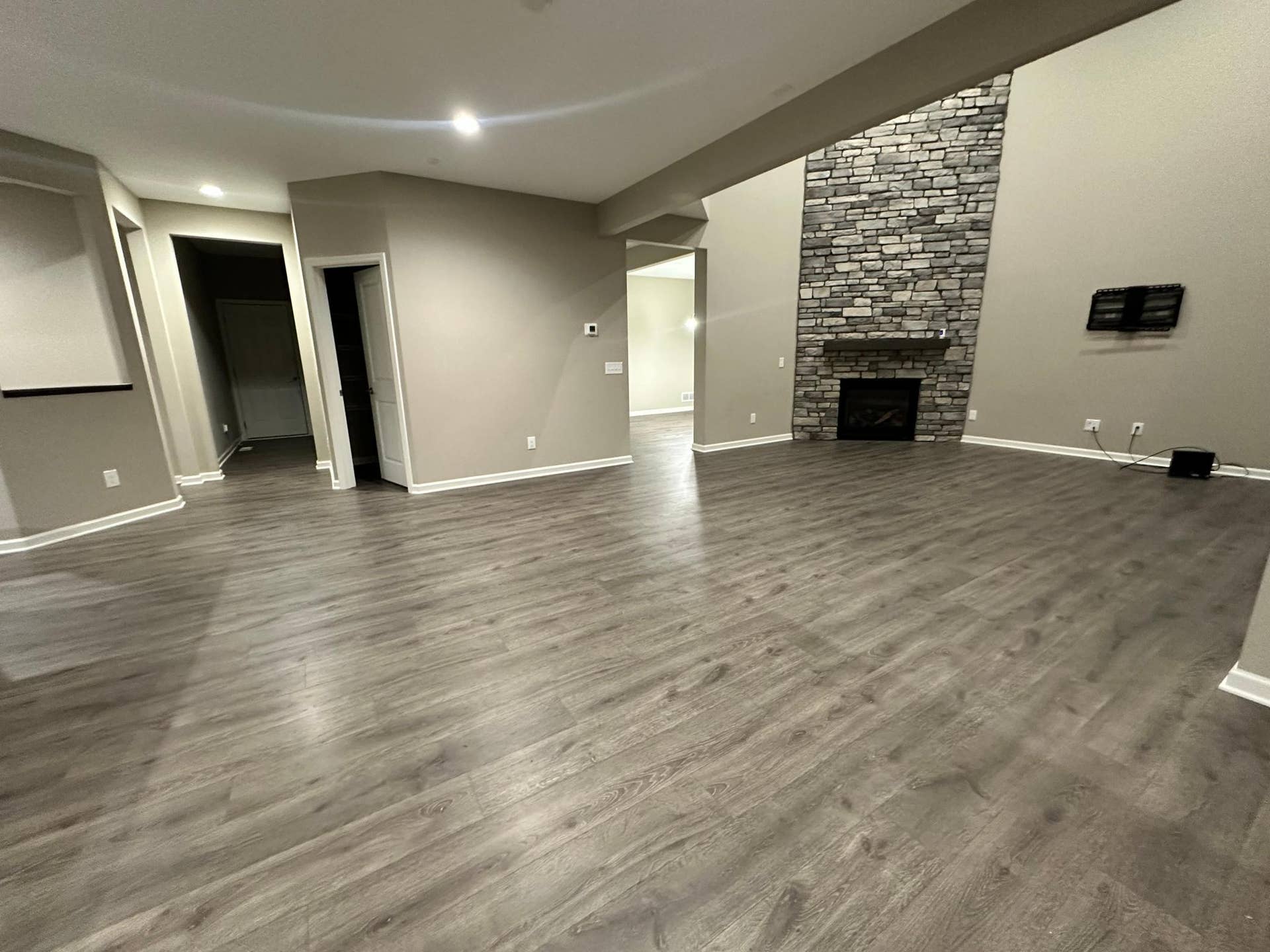9876 Ambrose Road, Woodbury, MN 55129 9876 Ambrose Road, Woodbury, MN 55129
