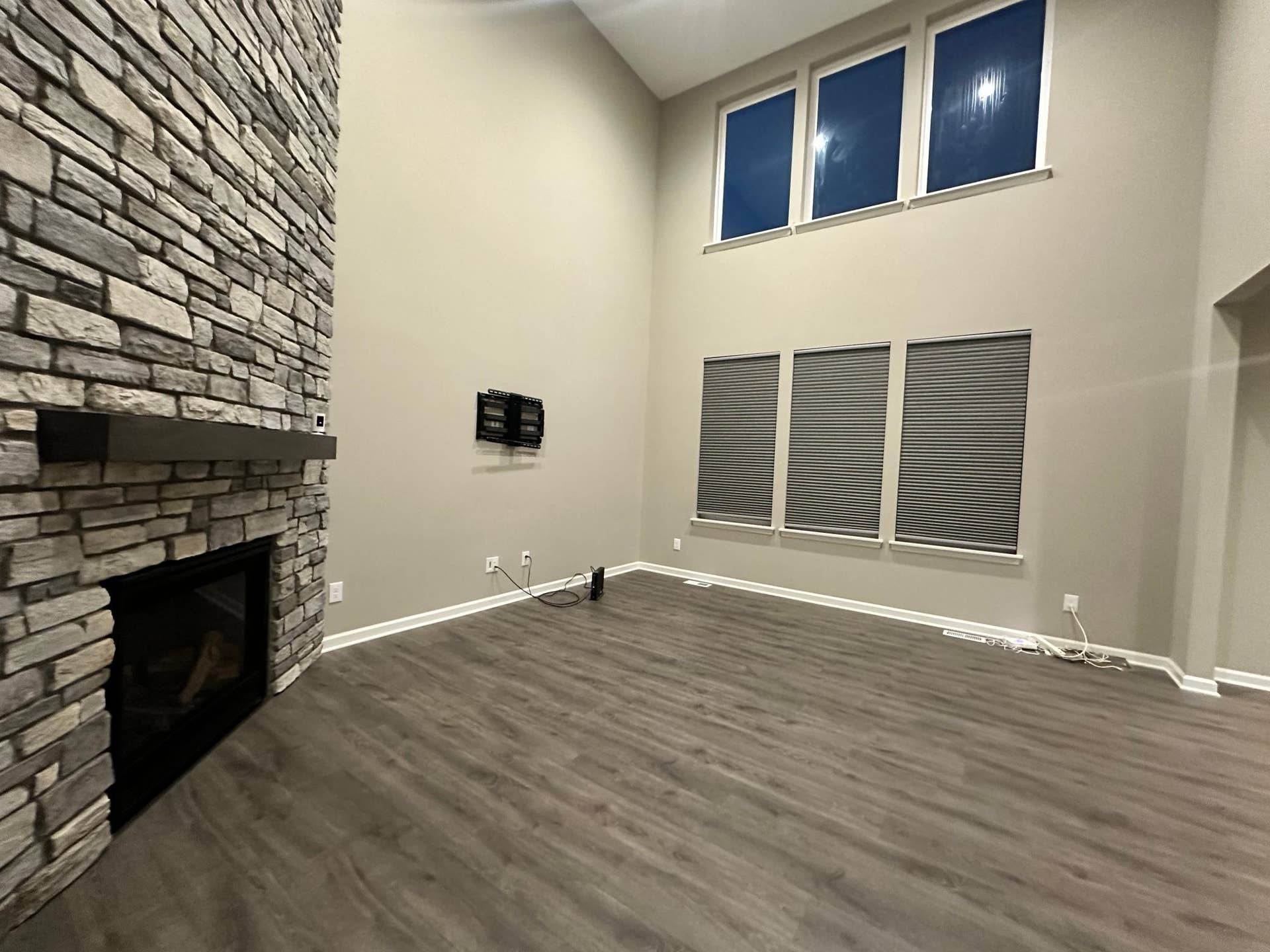 9876 Ambrose Road, Woodbury, MN 55129 9876 Ambrose Road, Woodbury, MN 55129