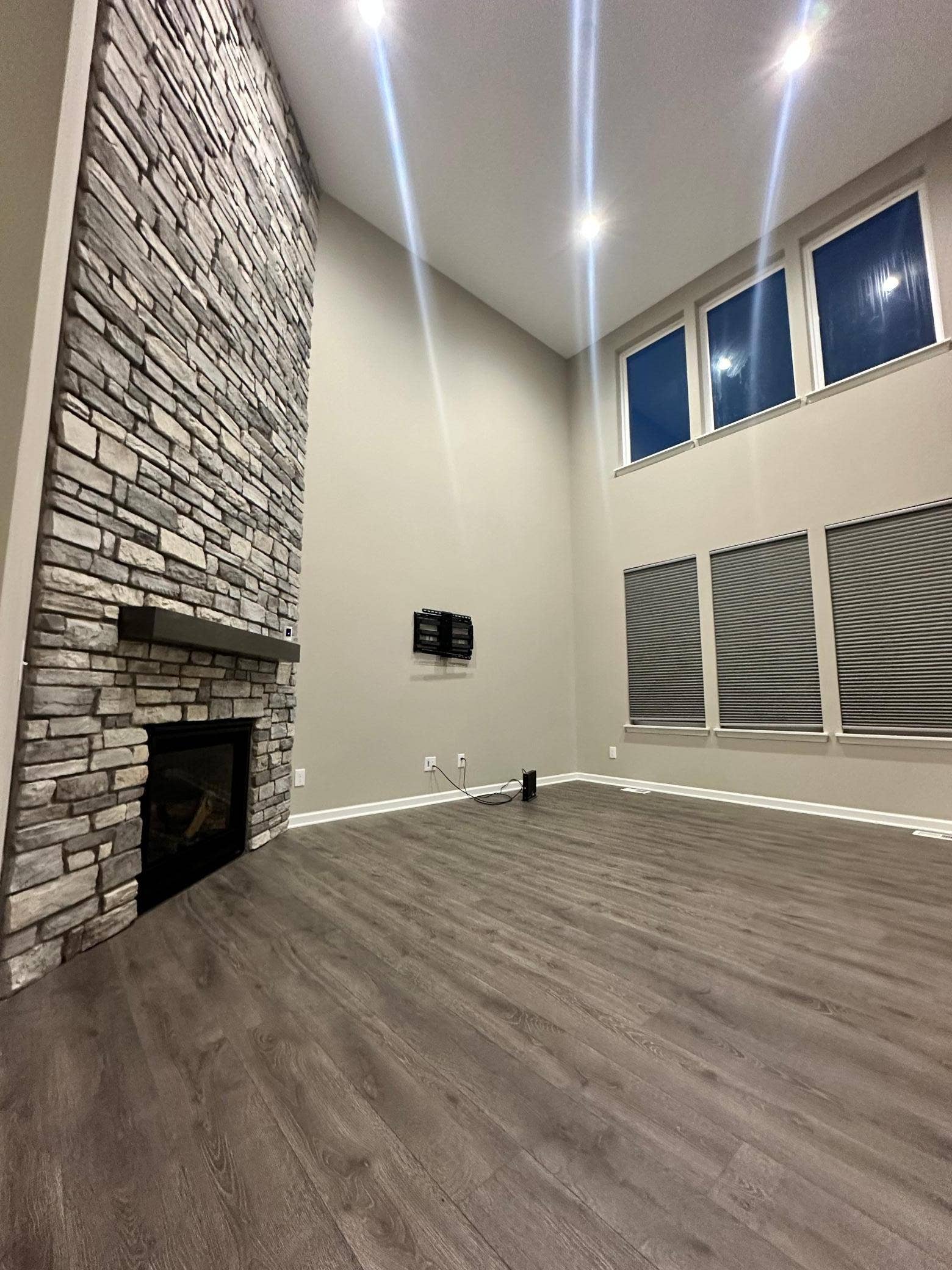 9876 Ambrose Road, Woodbury, MN 55129 9876 Ambrose Road, Woodbury, MN 55129