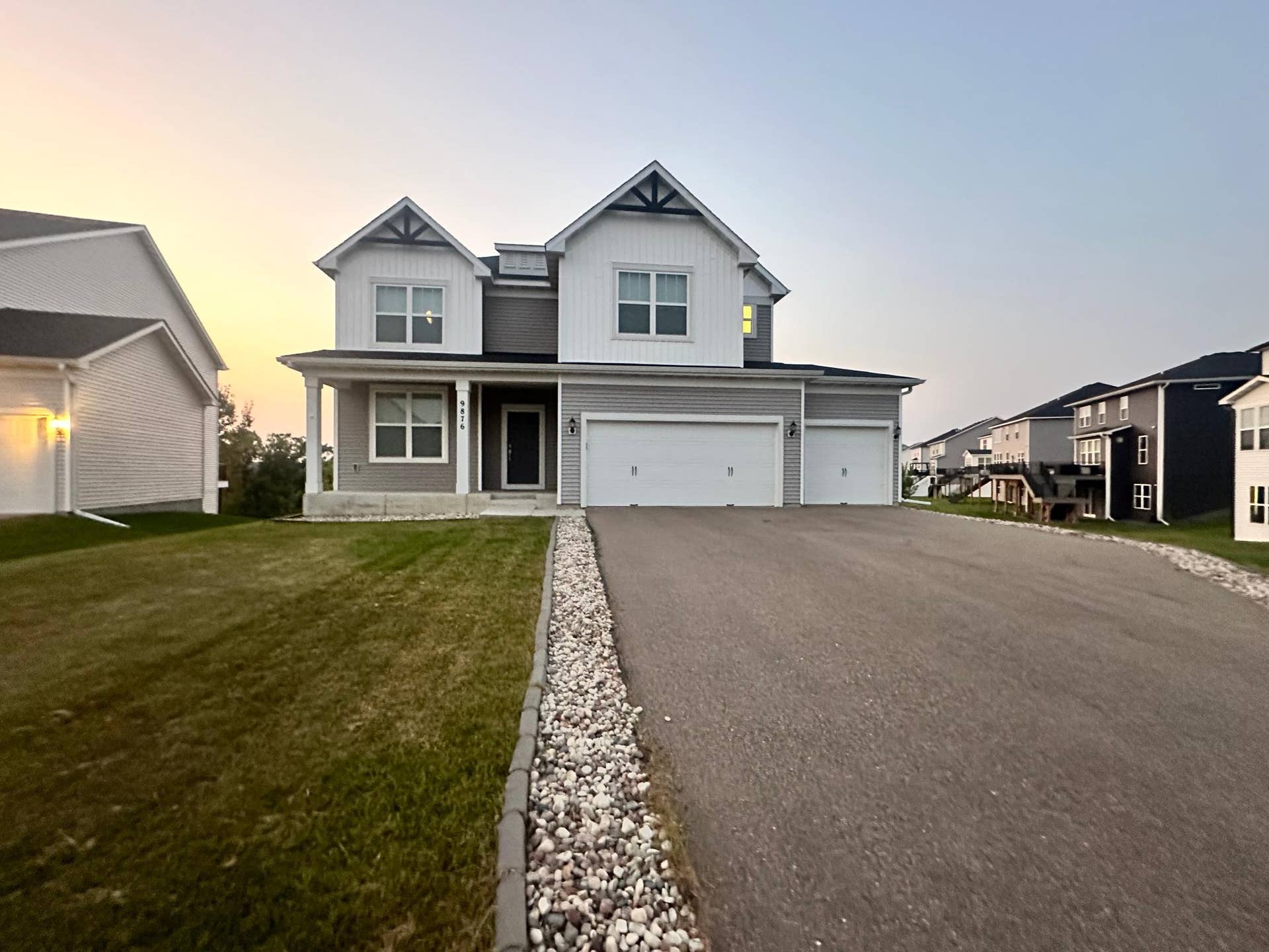 9876 Ambrose Road, Woodbury, MN 55129 9876 Ambrose Road, Woodbury, MN 55129