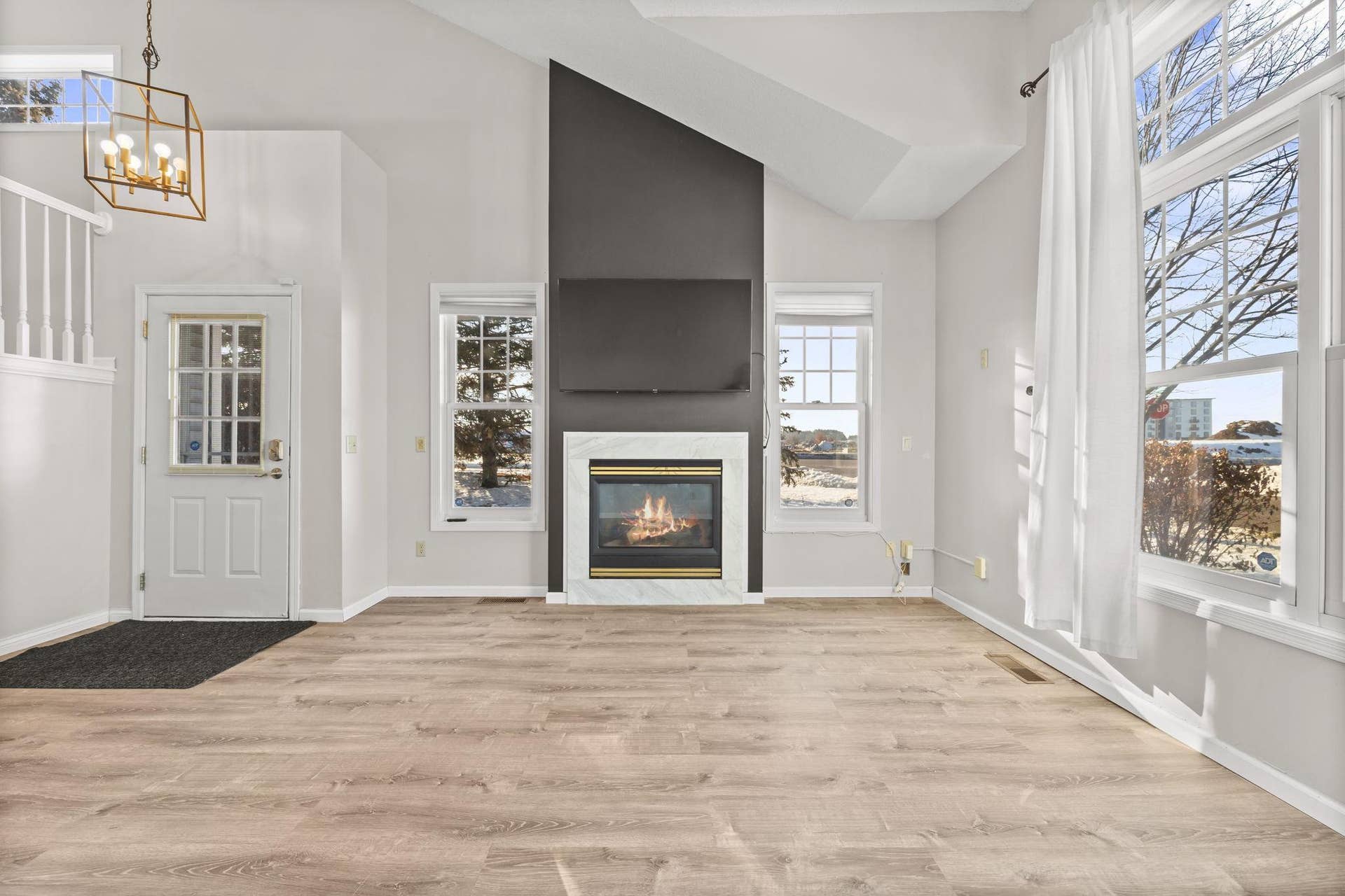 401 Hickory Lane N, Oakdale, MN 55128 5-web-or-mls-100-2.jpg