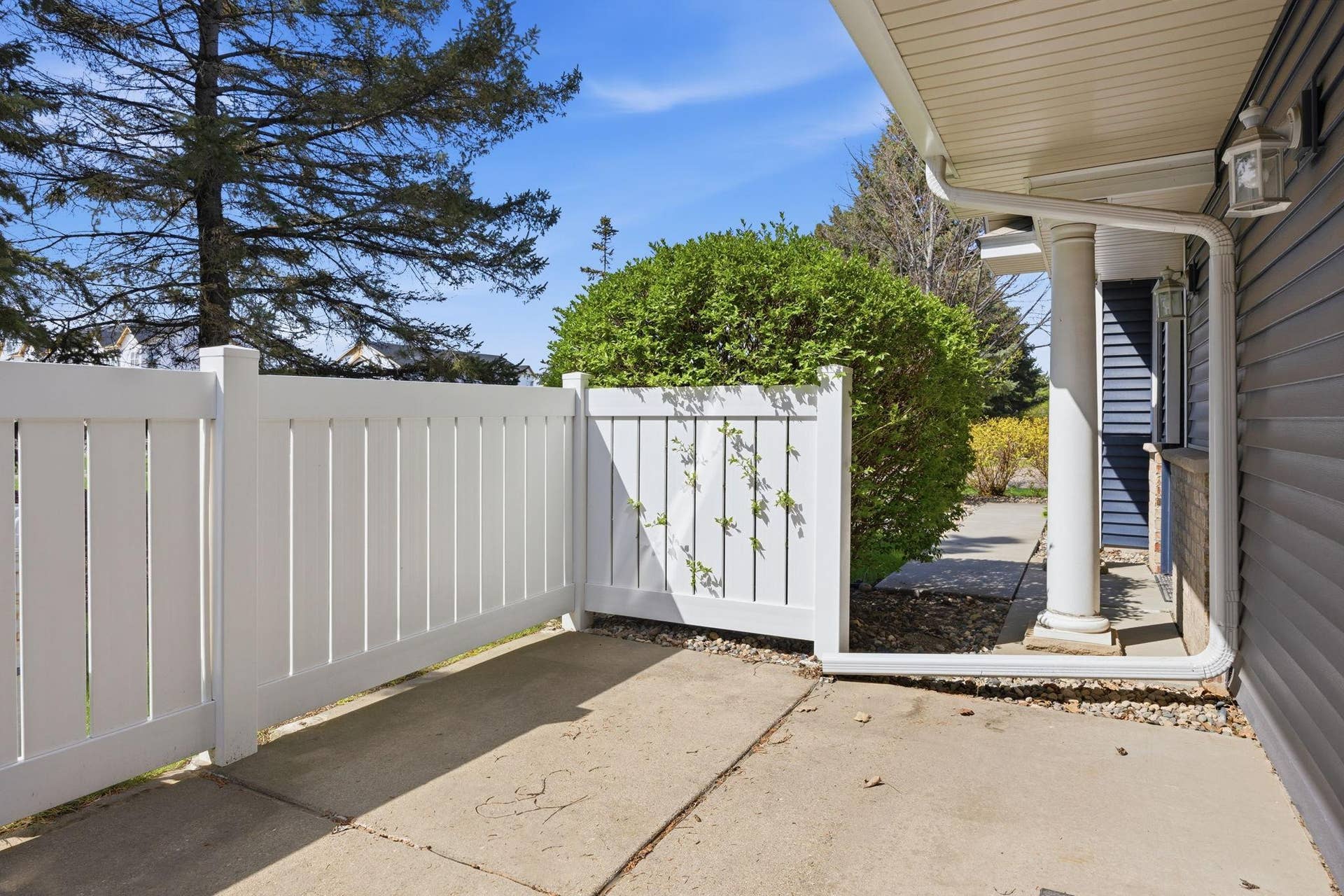 401 Hickory Lane N, Oakdale, MN 55128 7-web-or-mls-206.jpg