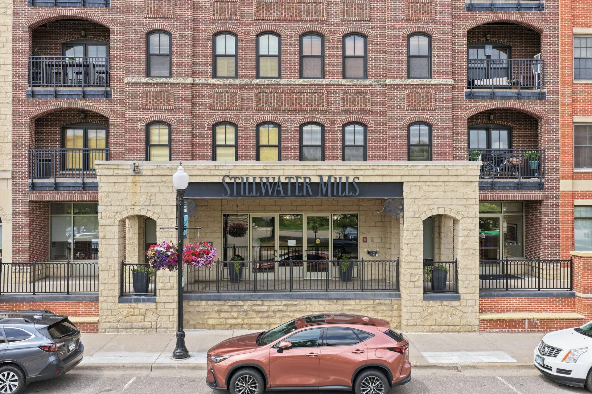 350 Main Street N, #446, Stillwater, MN 55082 350 Main Street N, #446, Stillwater, MN 55082