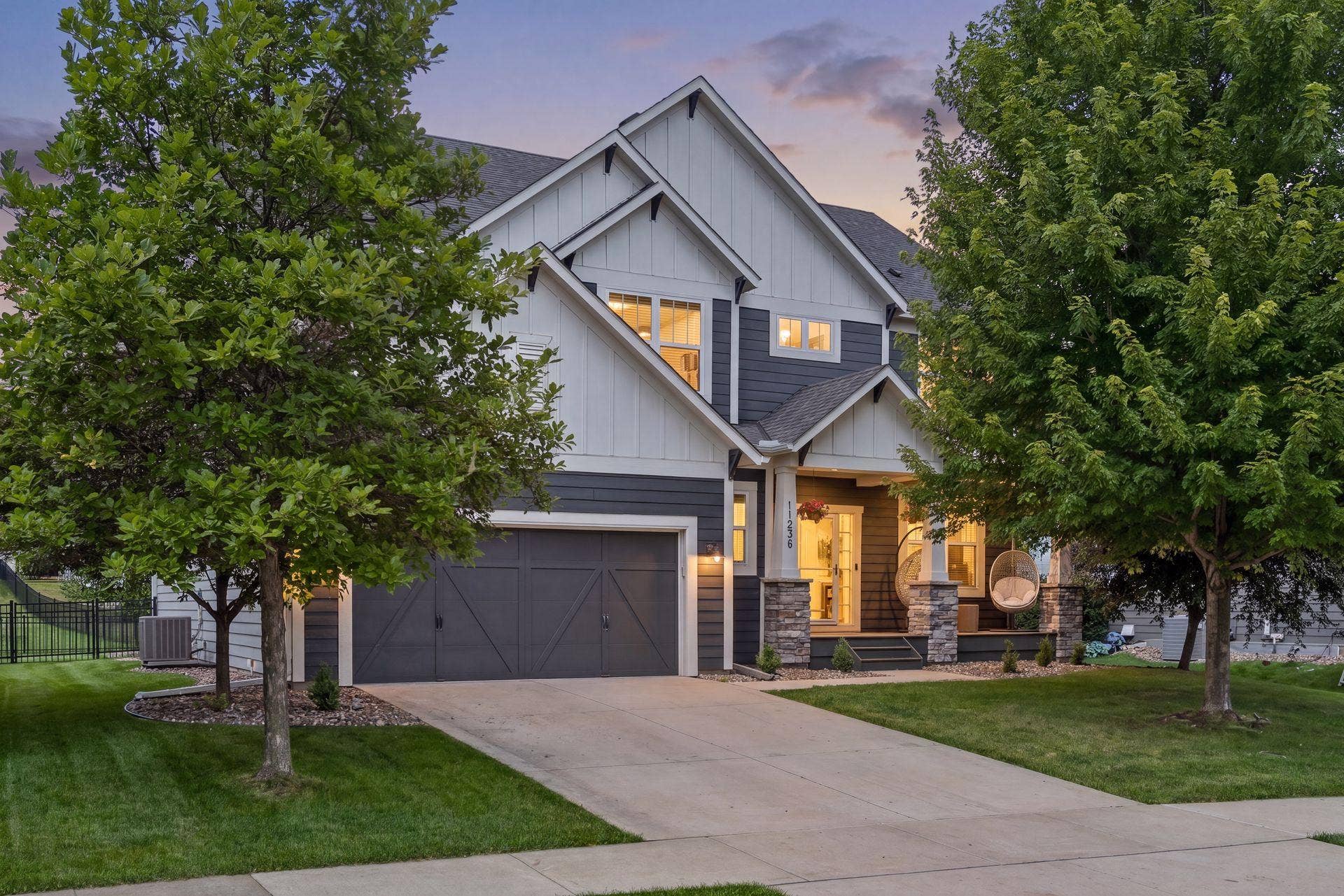 11236 Whitewater Drive, Woodbury, MN 55129 11236 Whitewater Drive, Woodbury, MN 55129