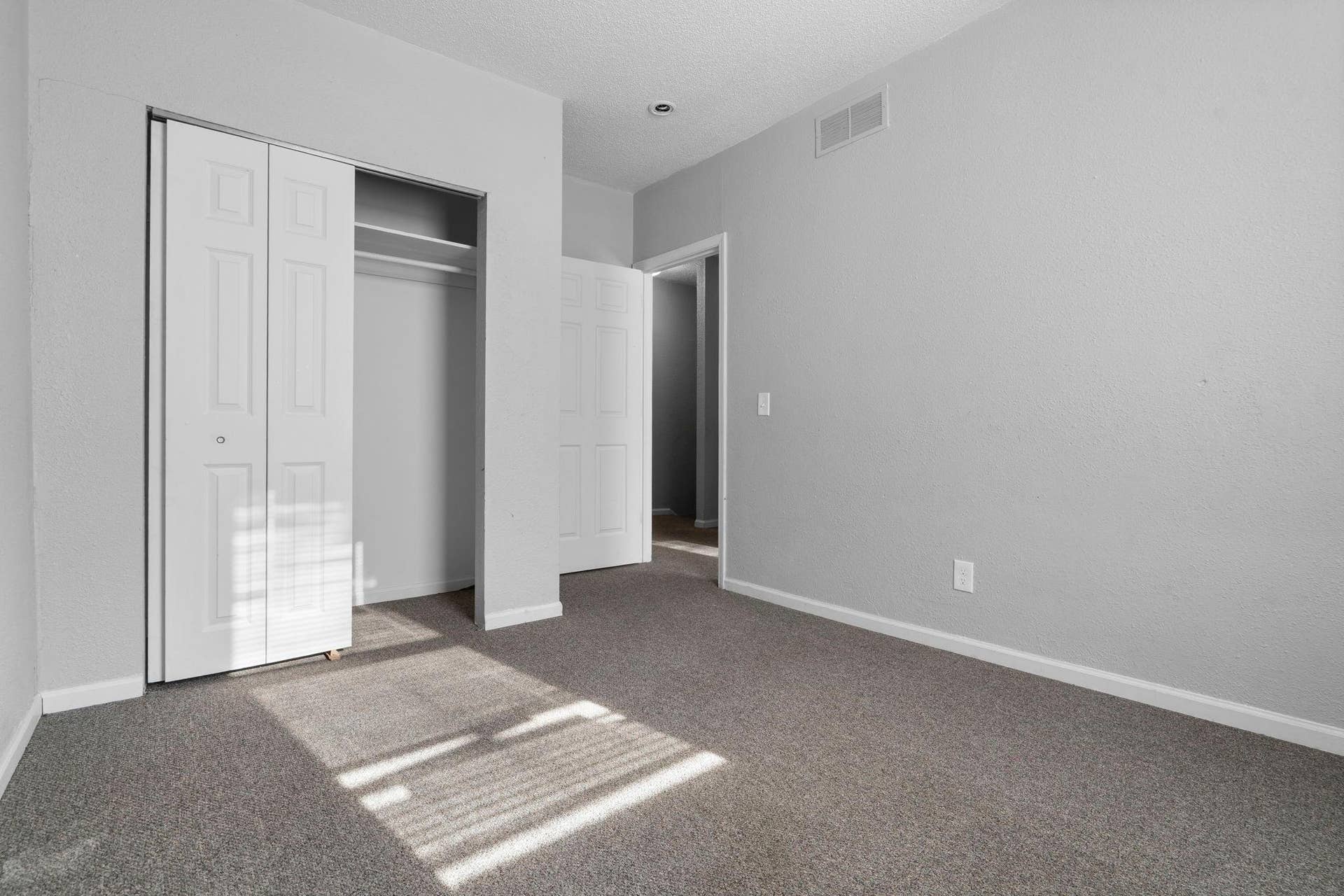 1111 N 17th Avenue N, 57, Minneapolis, MN 55411 9-web-or-mls-A7305134.JPG