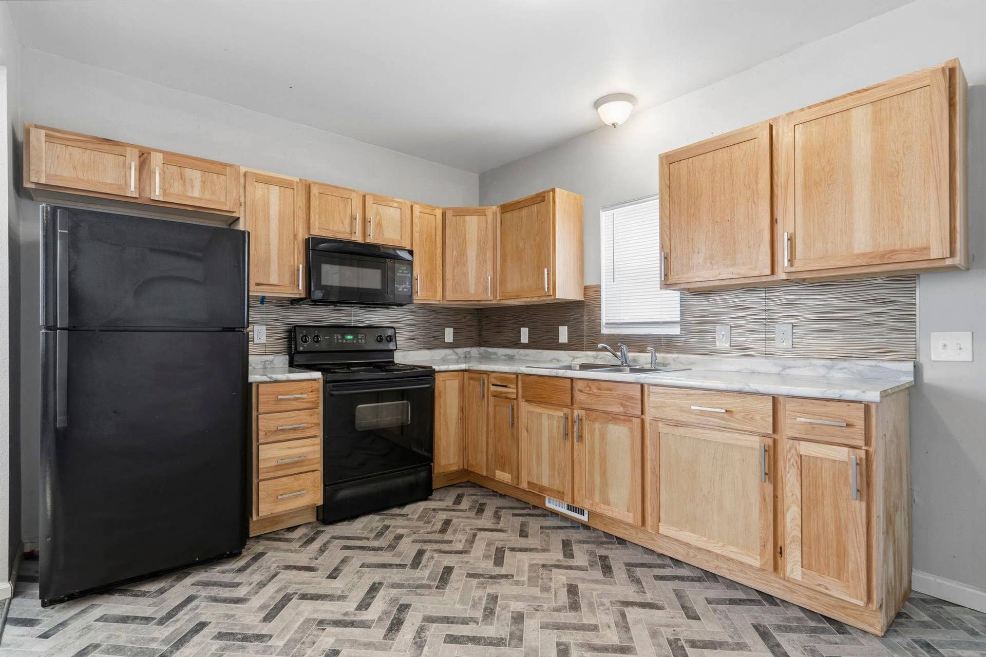 1111 N 17th Avenue N, 57, Minneapolis, MN 55411 2-web-or-mls-A7305263.JPG