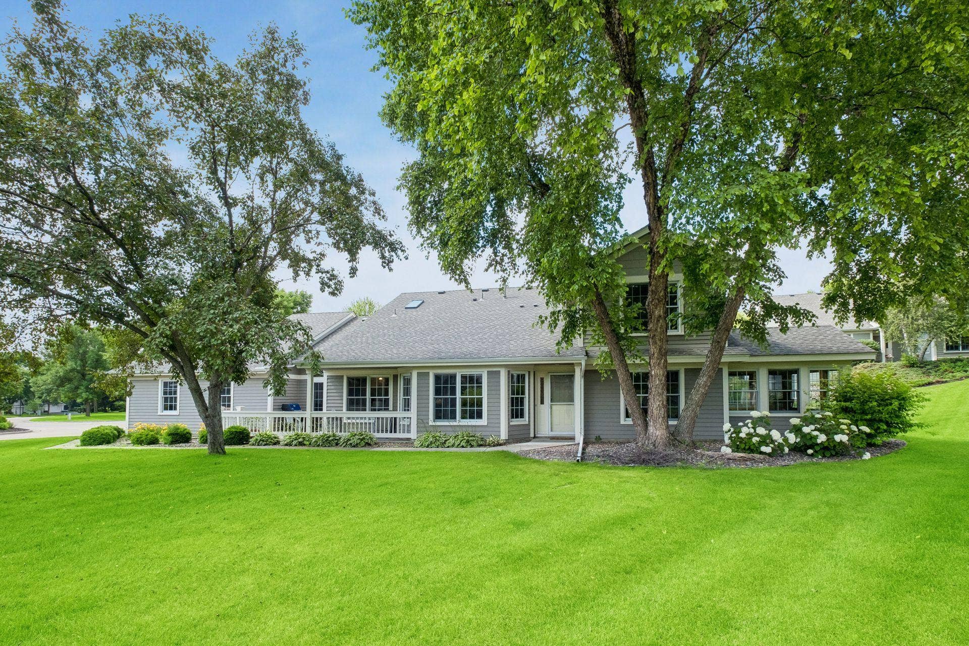 1729 Donegal Drive, Woodbury, MN 55125 1729 Donegal Drive - Spacecrafting - 0001.jpg