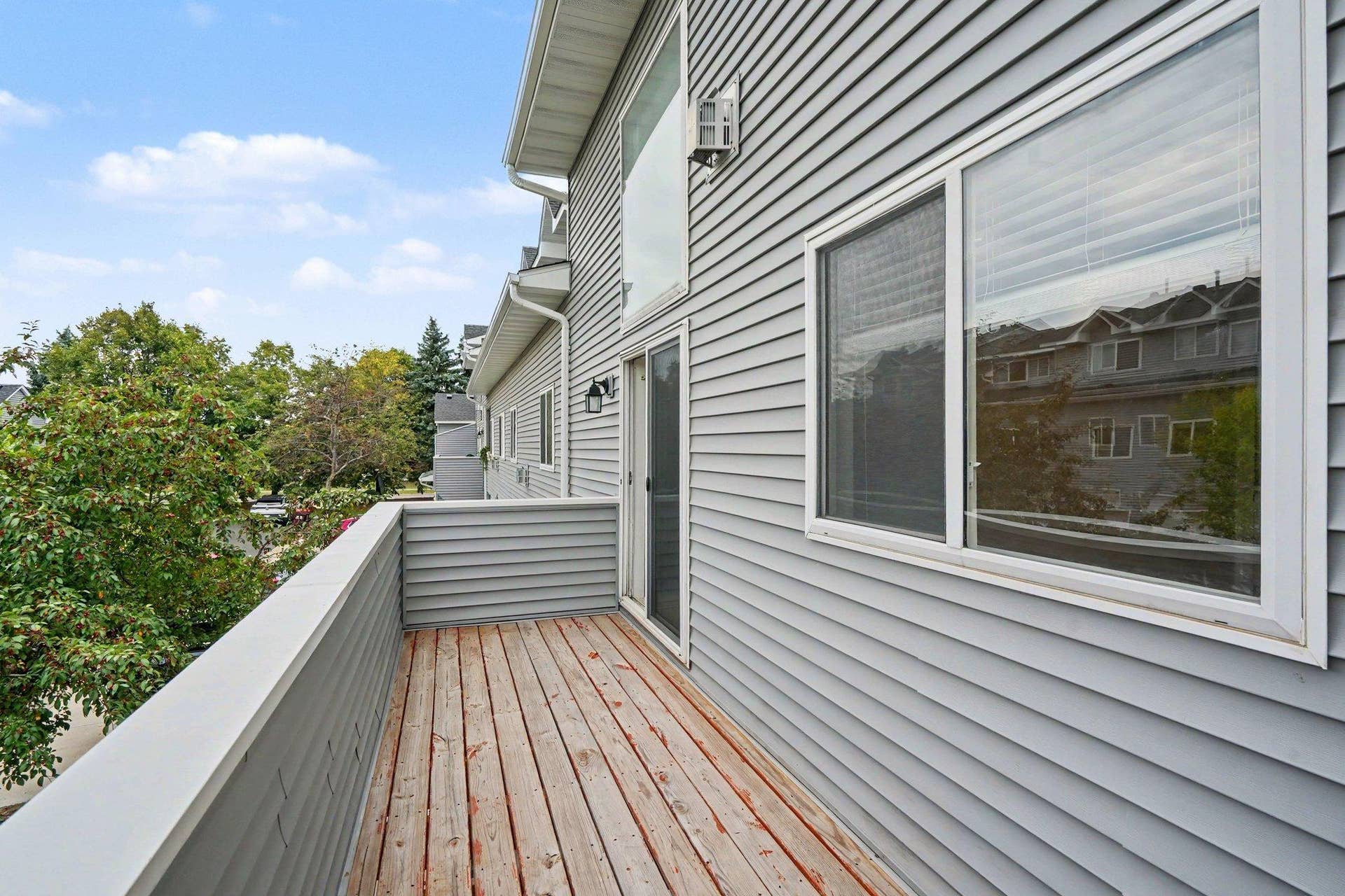 697 Kingfisher Lane, #H, Woodbury, MN 55125 Main Level Large Deck