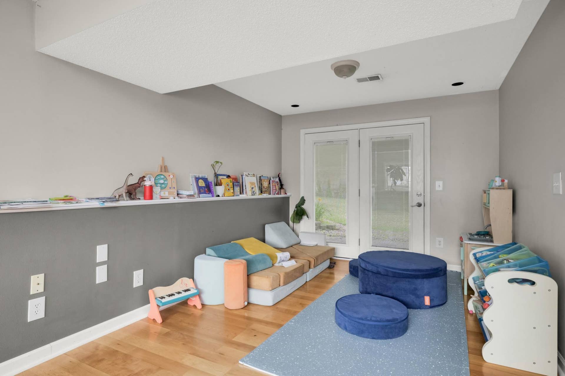 2432 Henslow Court N, Oakdale, MN 55128 Image-20.jpg