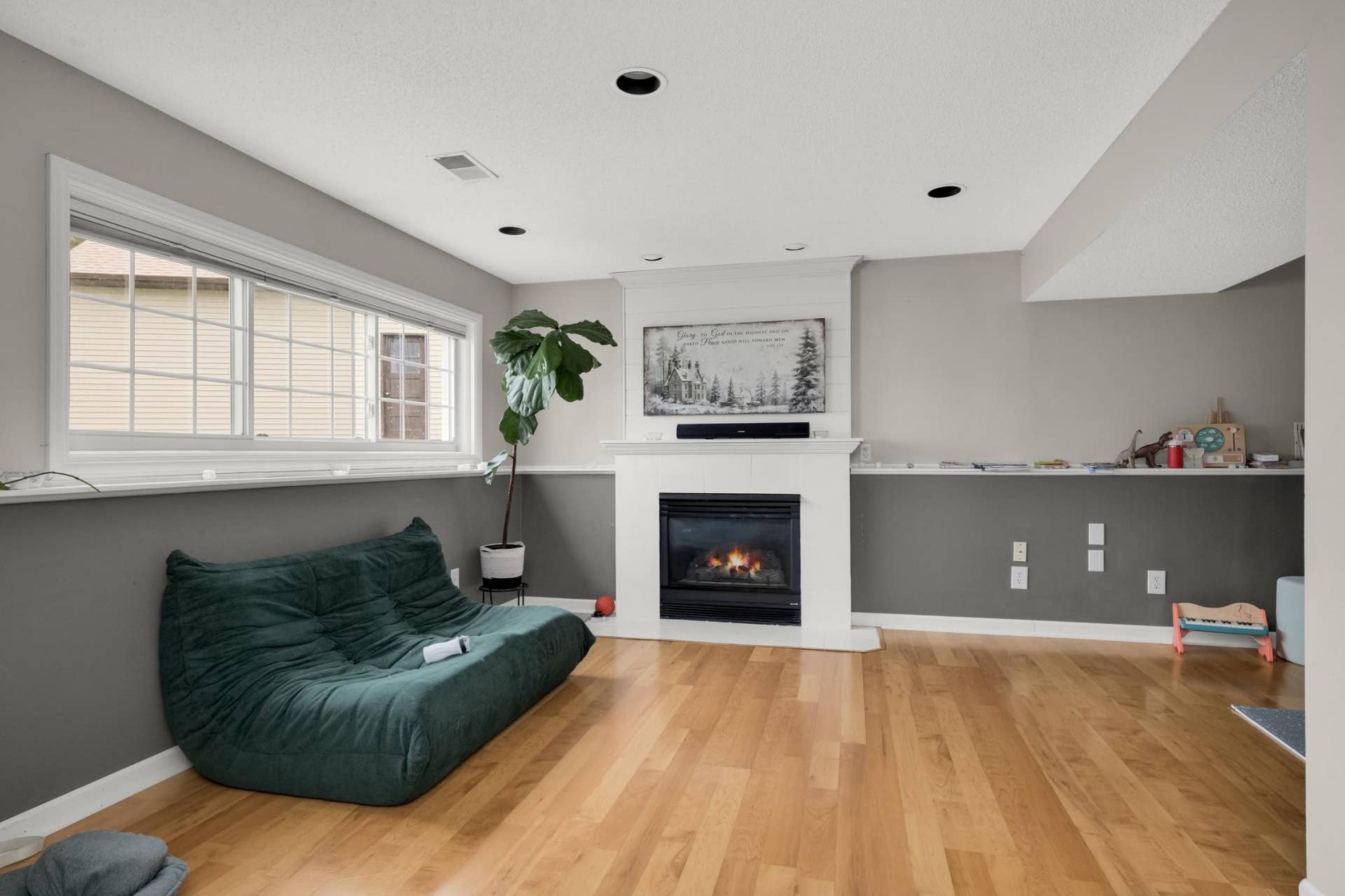 2432 Henslow Court N, Oakdale, MN 55128 Image-17.jpg