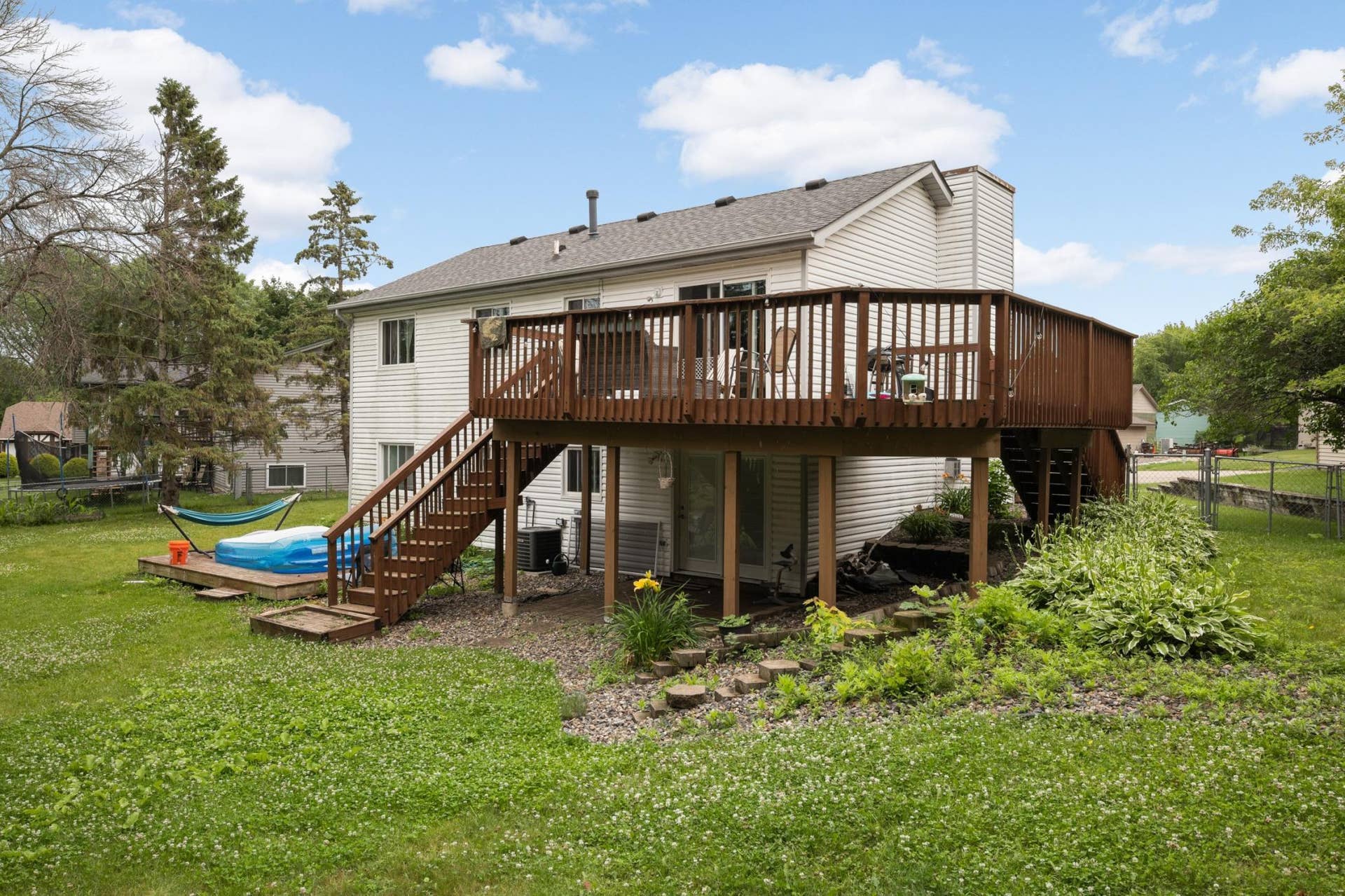 2432 Henslow Court N, Oakdale, MN 55128 Image-26.jpg