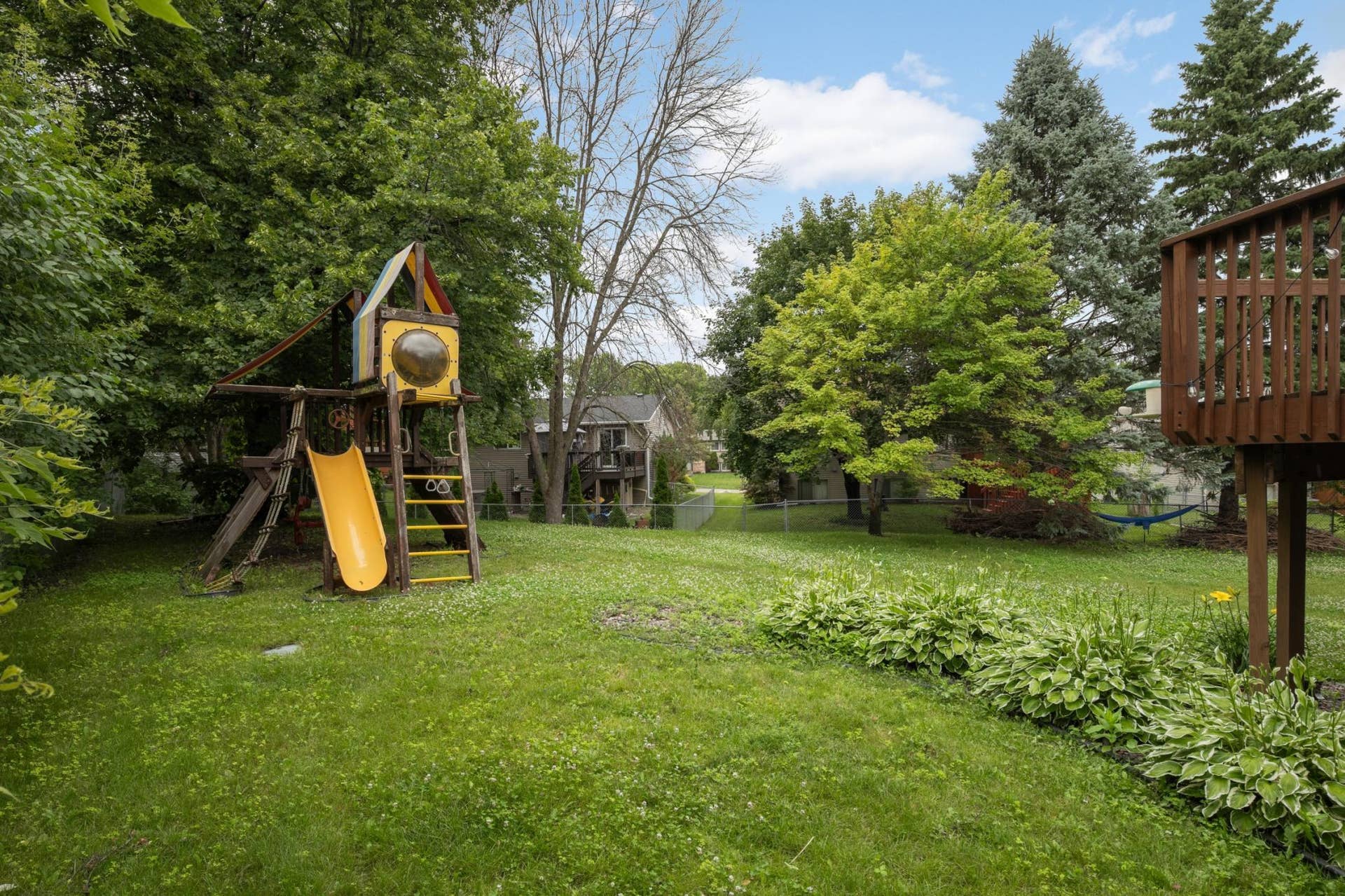 2432 Henslow Court N, Oakdale, MN 55128 Image-25.jpg