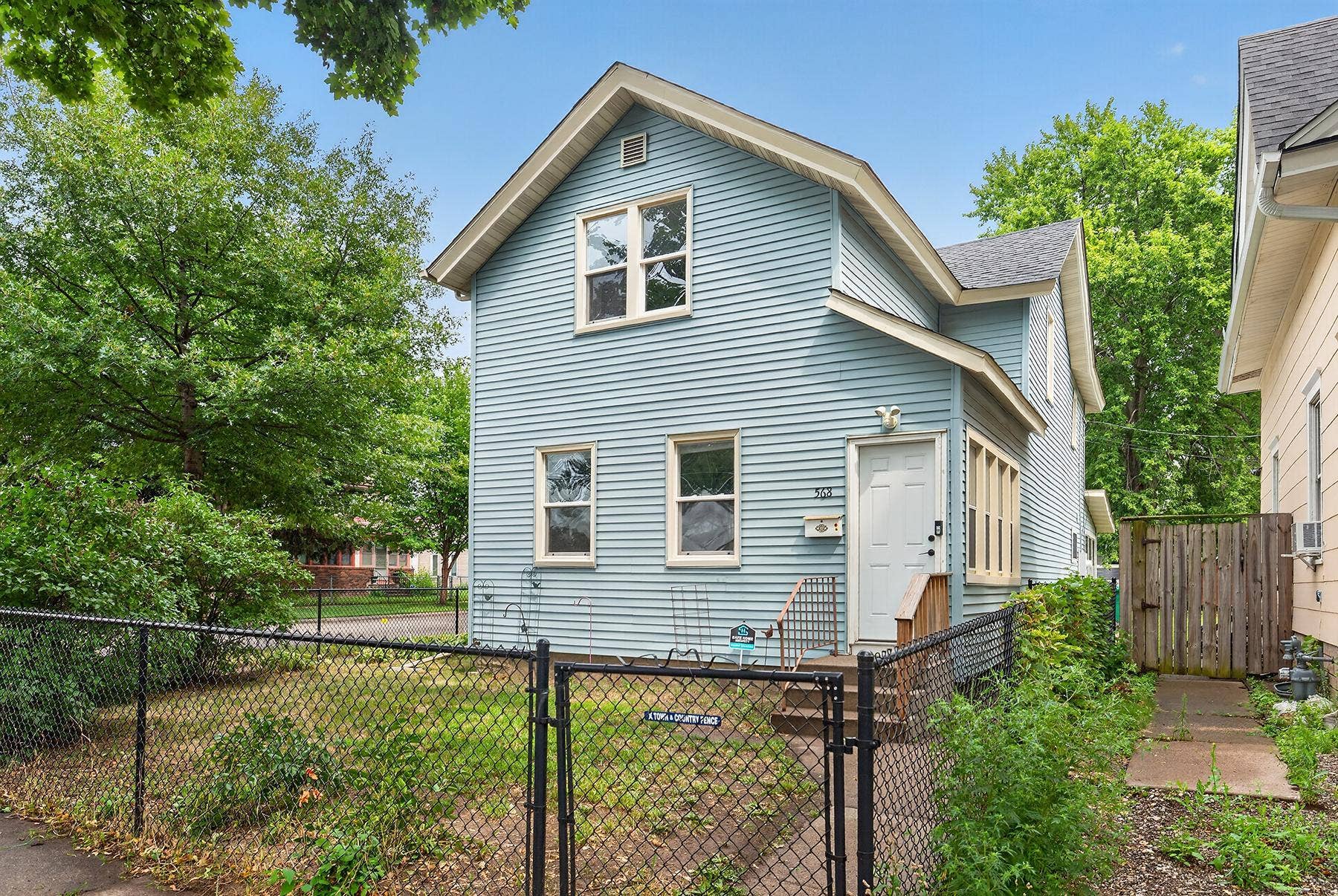 568 Western Avenue N, 102, Saint Paul, MN 55103 web_Front 2.jpg