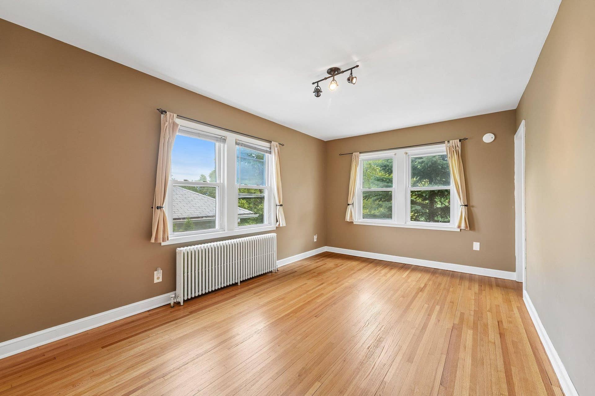 3412 Humboldt Avenue S, 23, Minneapolis, MN 55408 Second Floor Unit