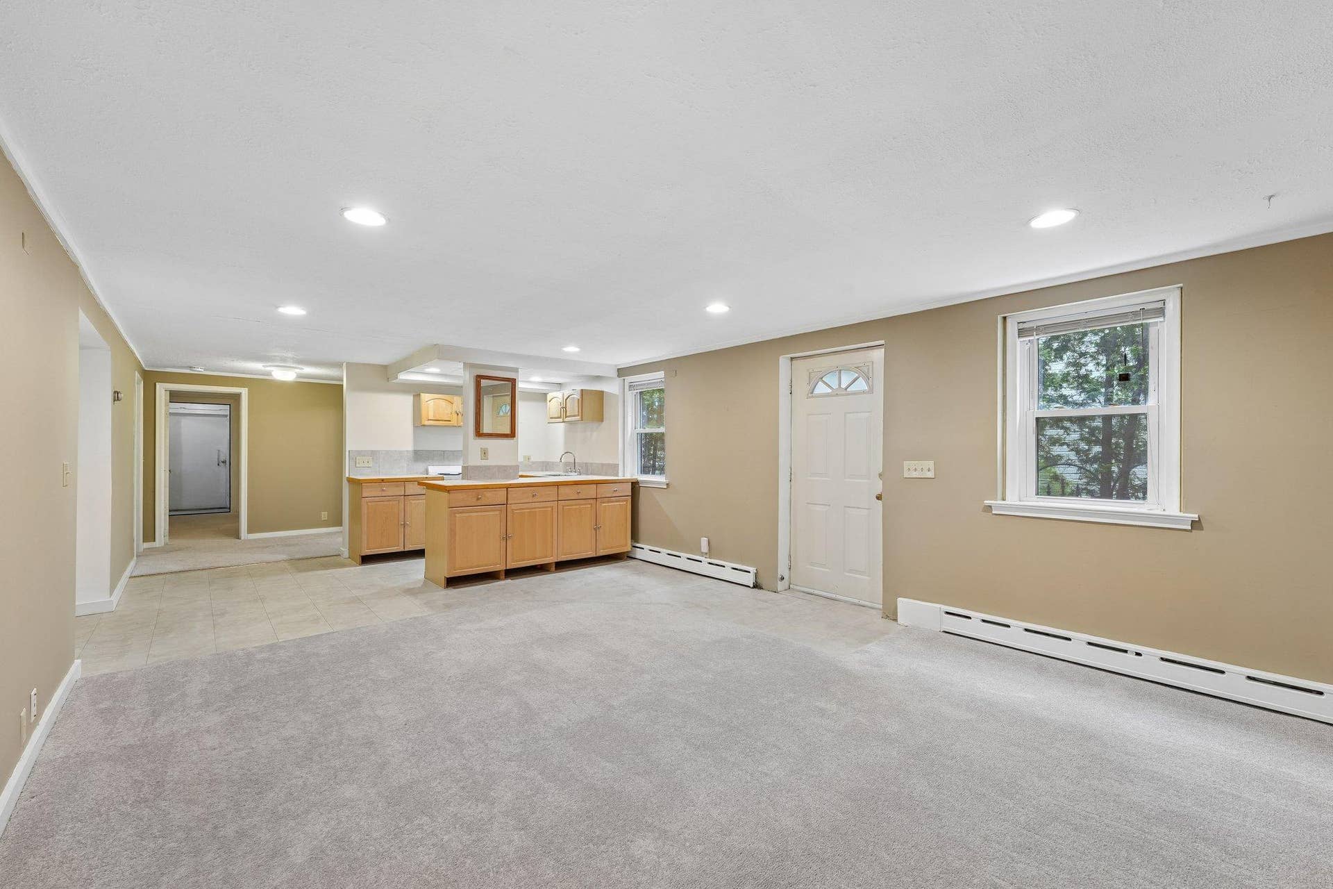 3412 Humboldt Avenue S, 23, Minneapolis, MN 55408 Garden Level (Lower) Unit