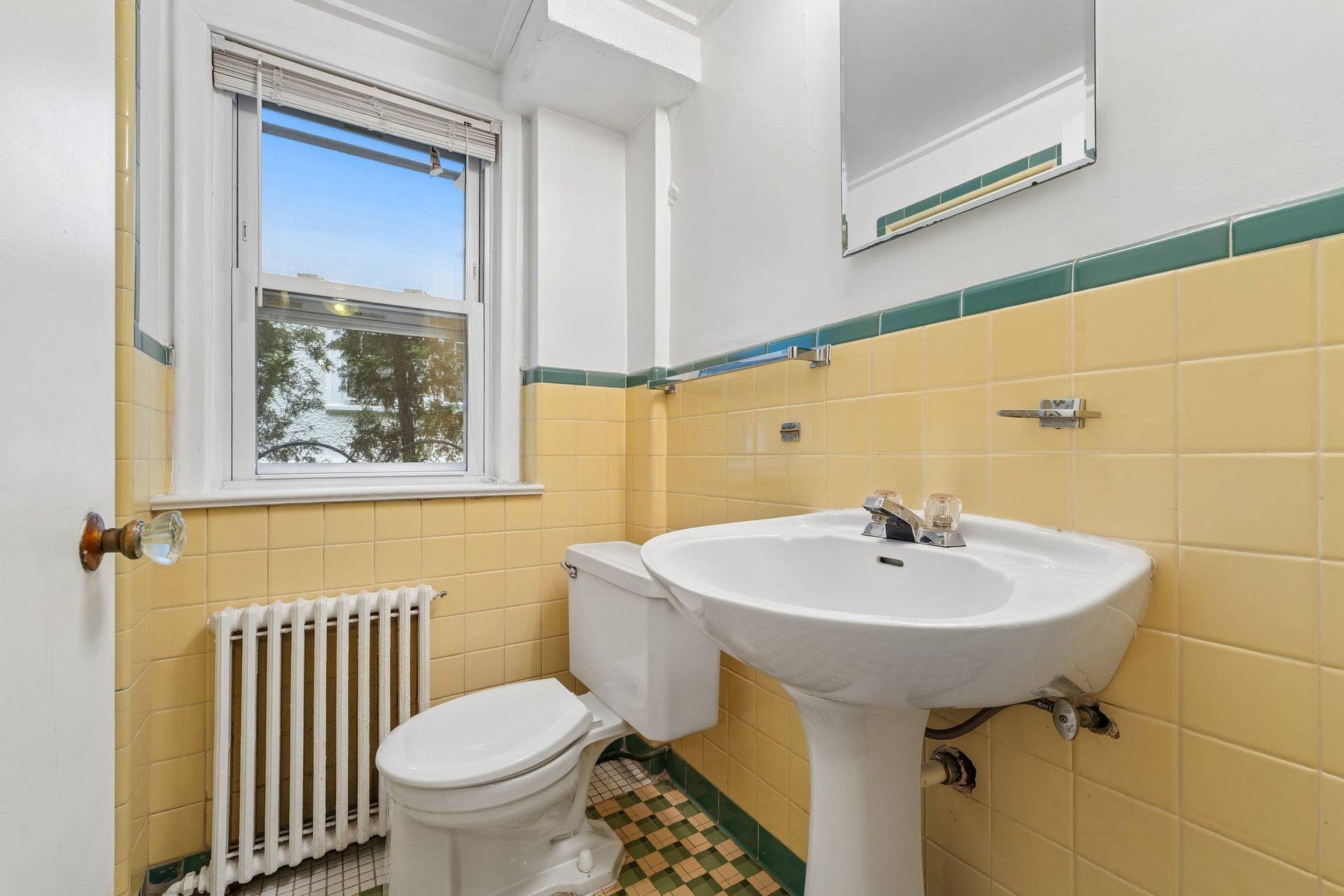 3412 Humboldt Avenue S, 23, Minneapolis, MN 55408 Garden Level (Lower) Unit