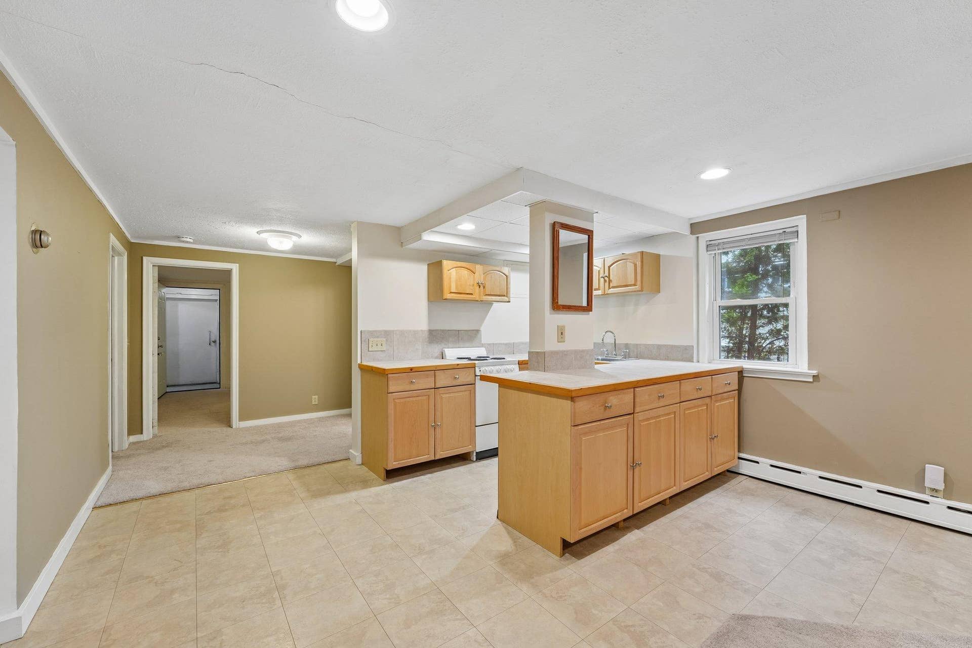 3412 Humboldt Avenue S, 23, Minneapolis, MN 55408 Garden Level (Lower) Unit