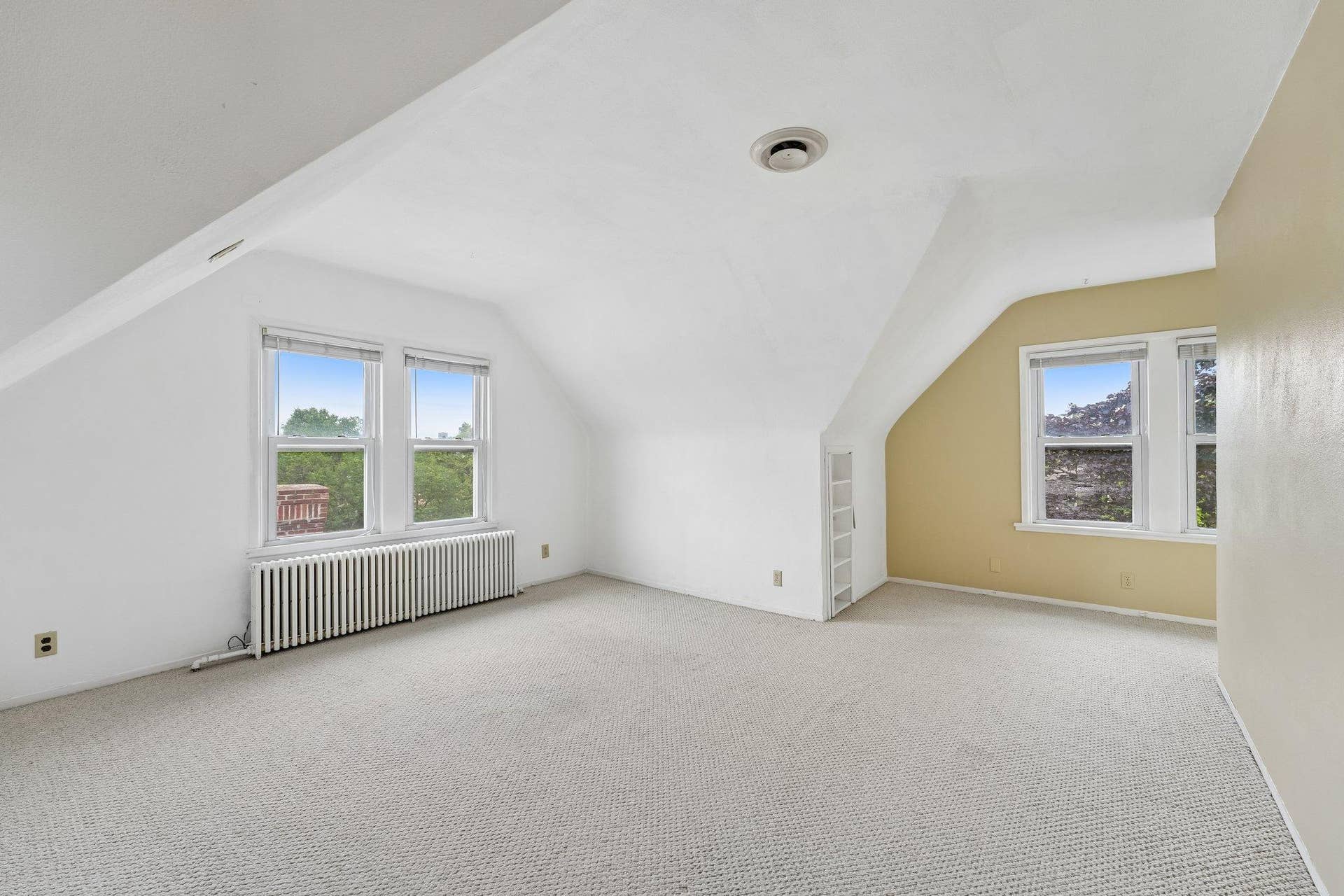 3412 Humboldt Avenue S, 23, Minneapolis, MN 55408 Third Floor Unit