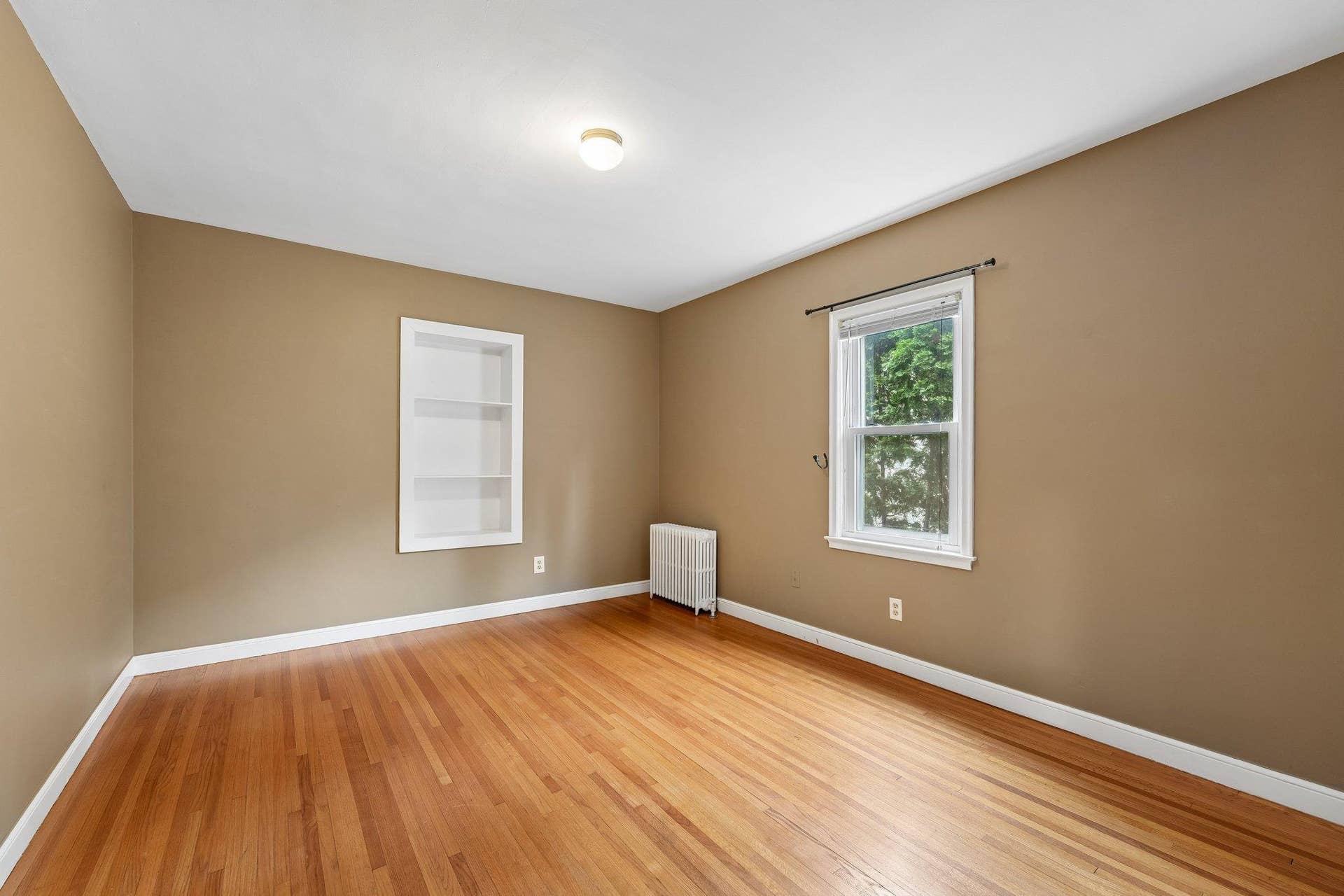 3412 Humboldt Avenue S, 23, Minneapolis, MN 55408 Main Floor Unit