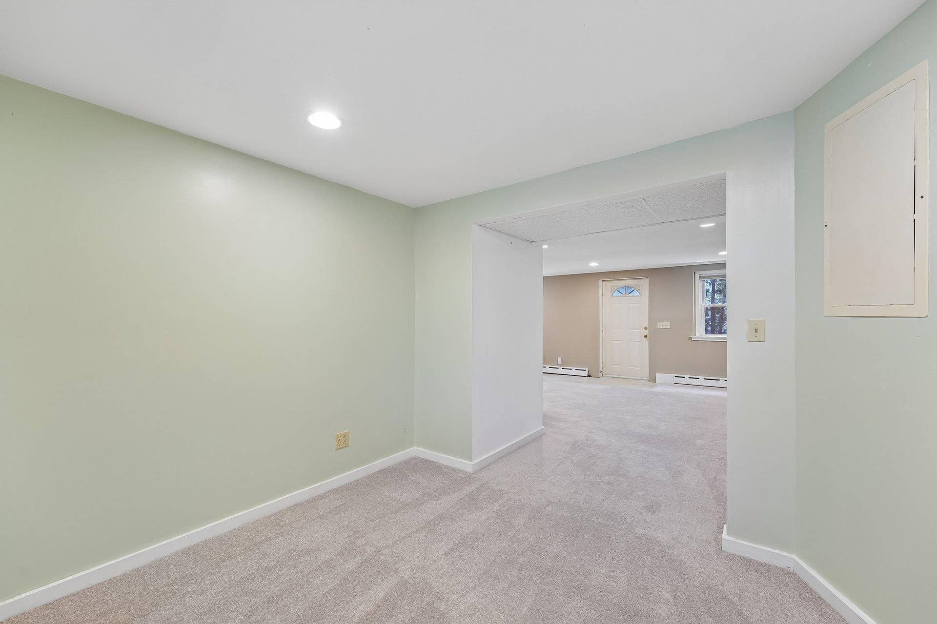 3412 Humboldt Avenue S, 23, Minneapolis, MN 55408 Garden Level (Lower) Unit