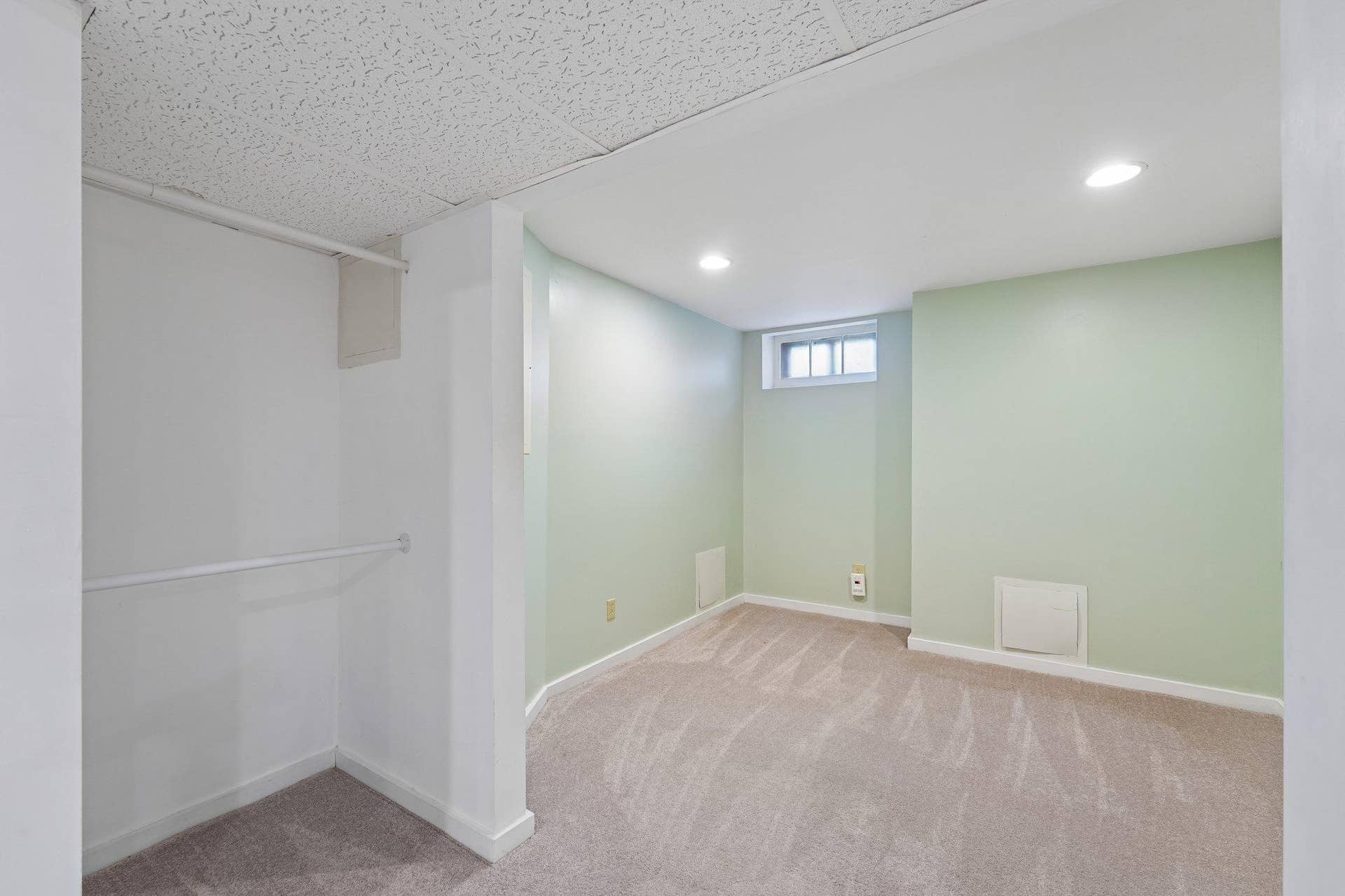 3412 Humboldt Avenue S, 23, Minneapolis, MN 55408 Garden Level (Lower) Unit