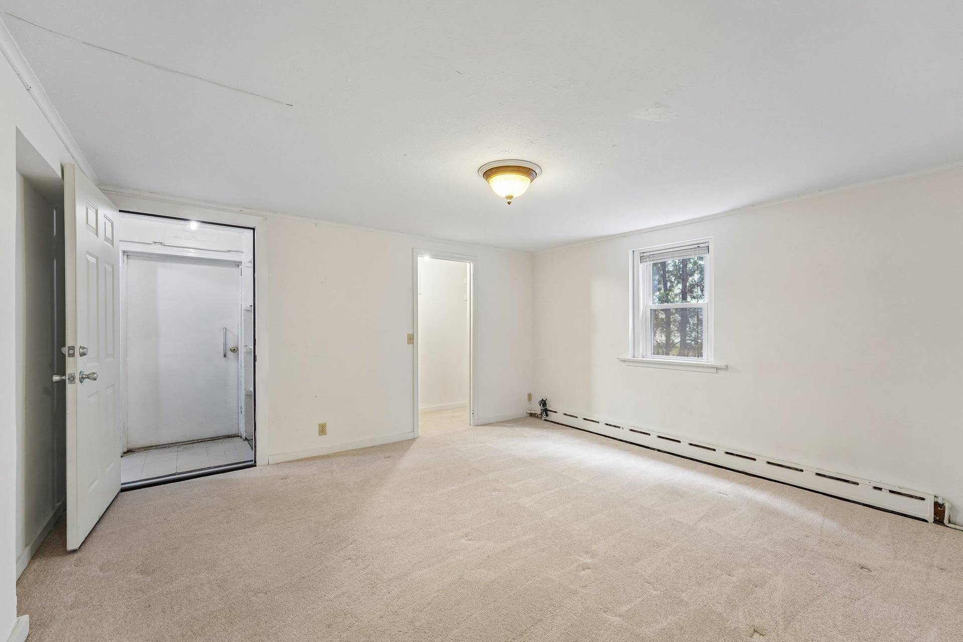 3412 Humboldt Avenue S, 23, Minneapolis, MN 55408 Garden Level (Lower) Unit