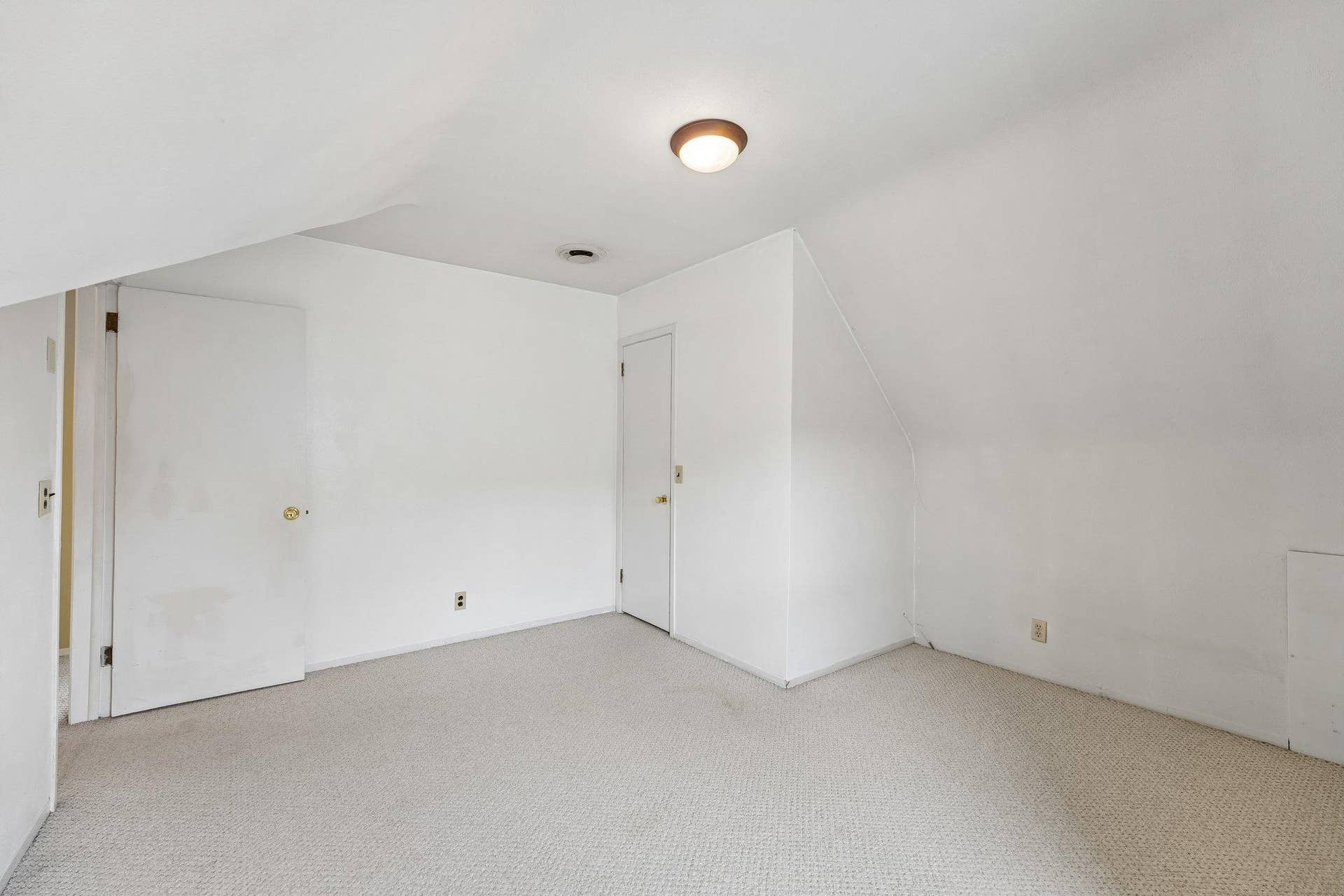 3412 Humboldt Avenue S, 23, Minneapolis, MN 55408 Third Floor Unit