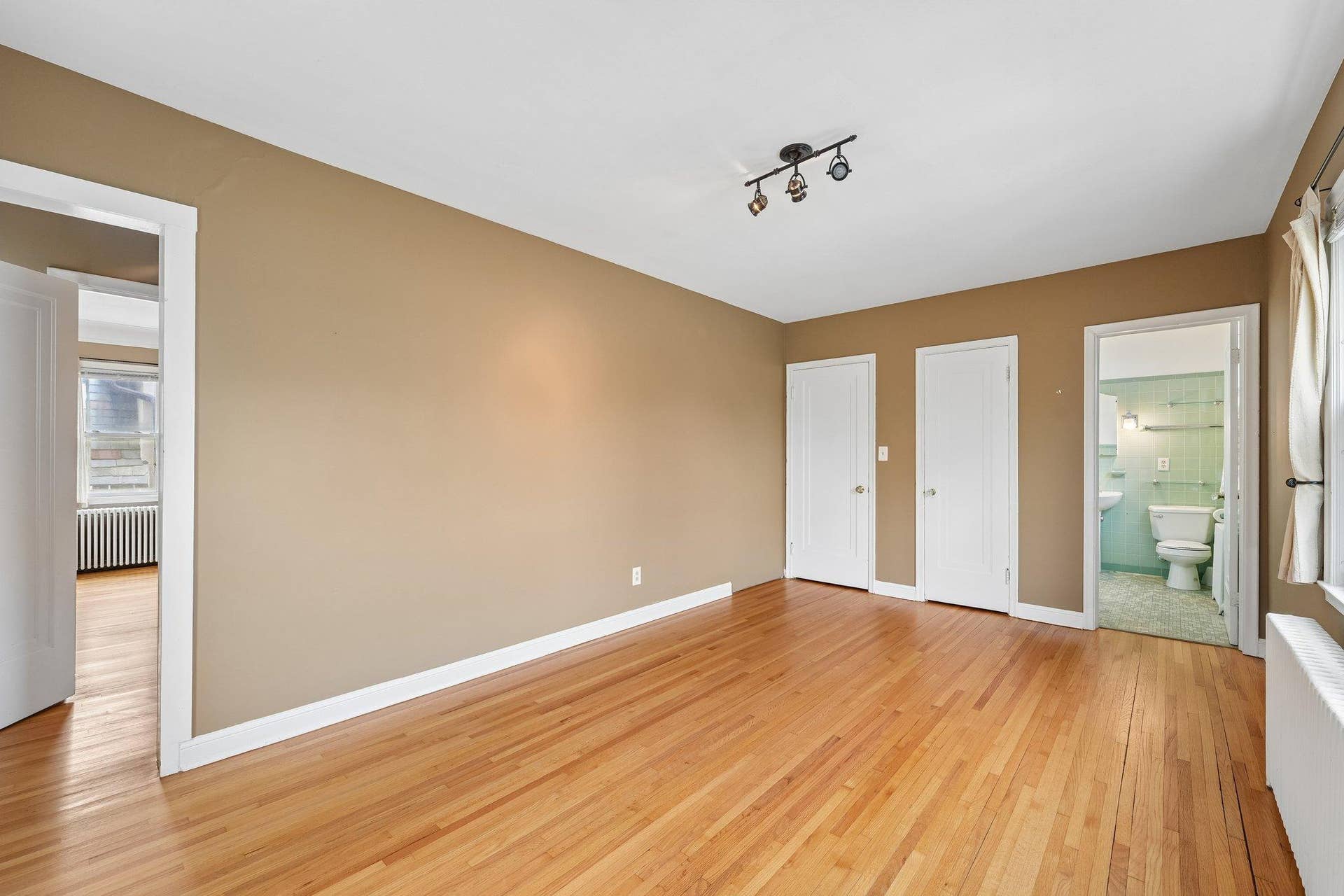 3412 Humboldt Avenue S, 23, Minneapolis, MN 55408 Second Floor Unit