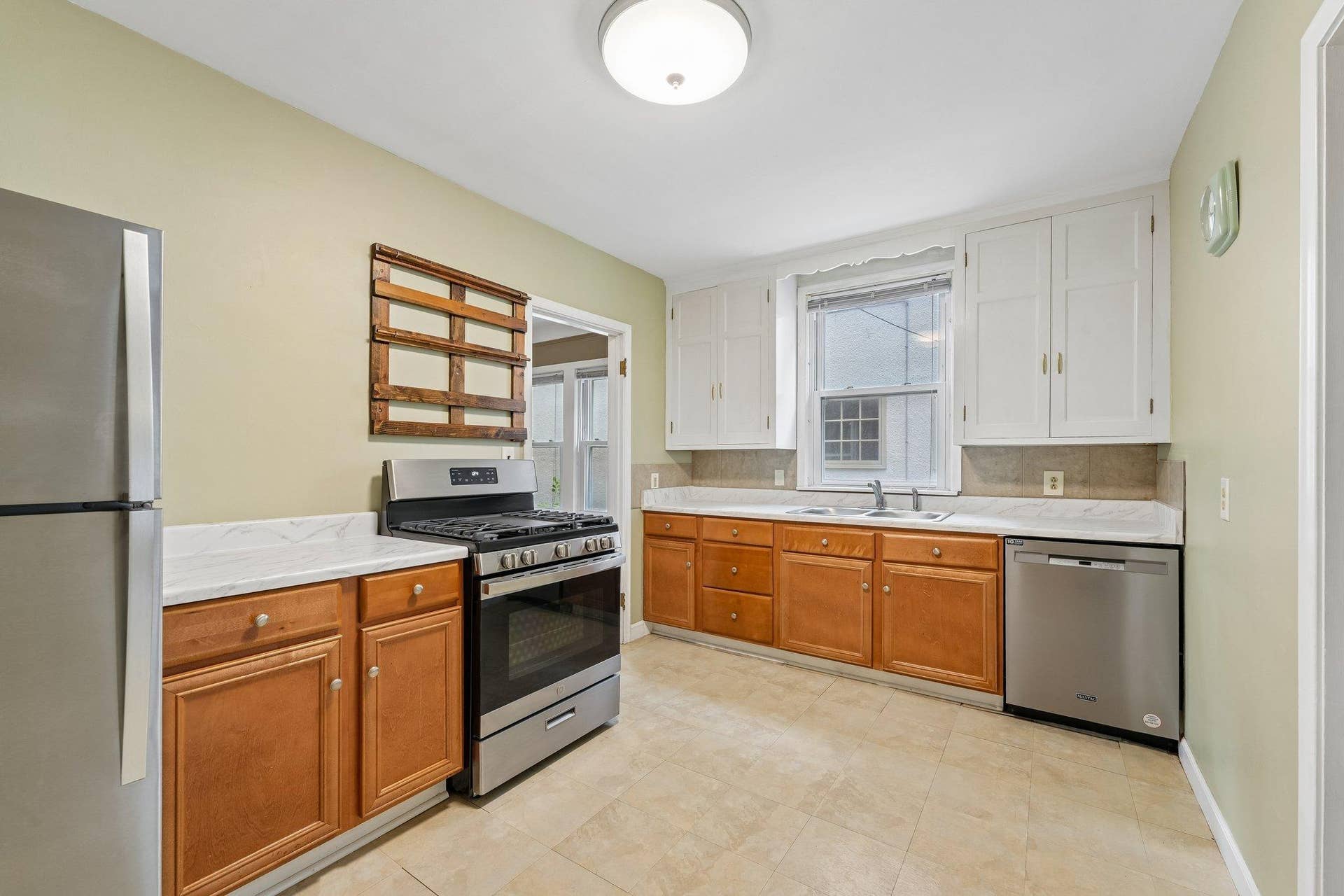 3412 Humboldt Avenue S, 23, Minneapolis, MN 55408 Main Floor Unit