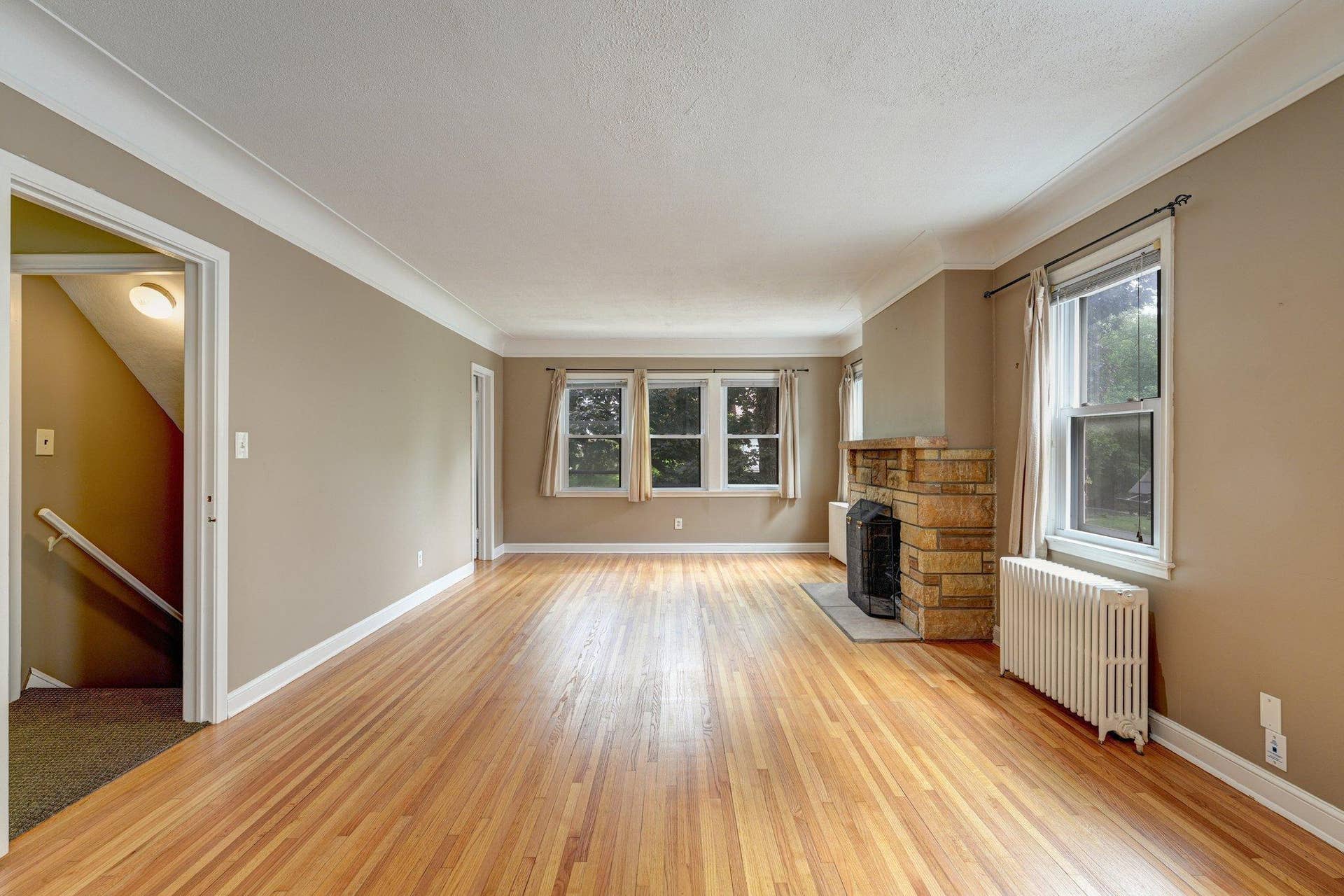 3412 Humboldt Avenue S, 23, Minneapolis, MN 55408 Second Floor Unit