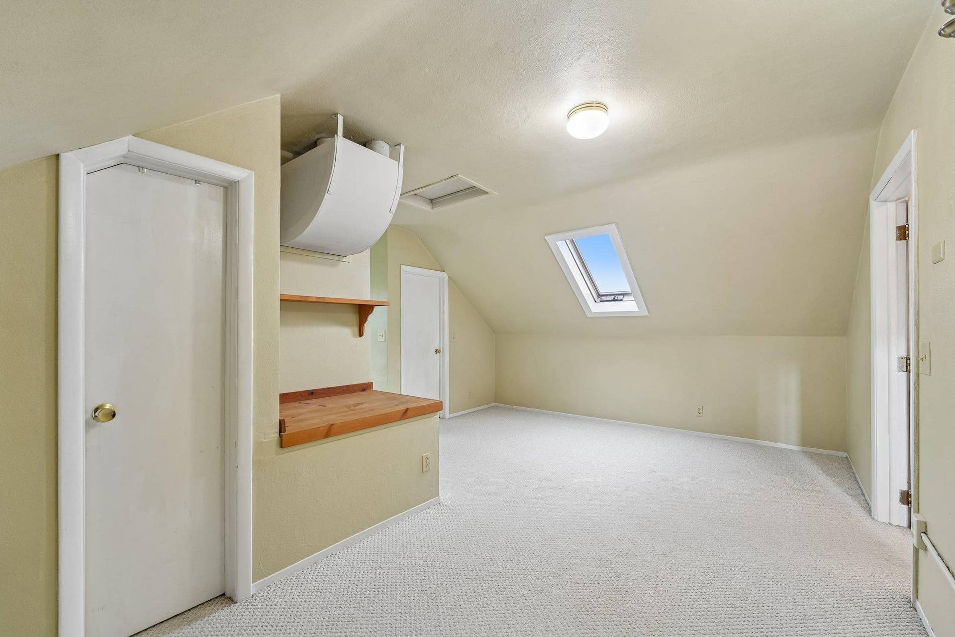 3412 Humboldt Avenue S, 23, Minneapolis, MN 55408 Third Floor Unit