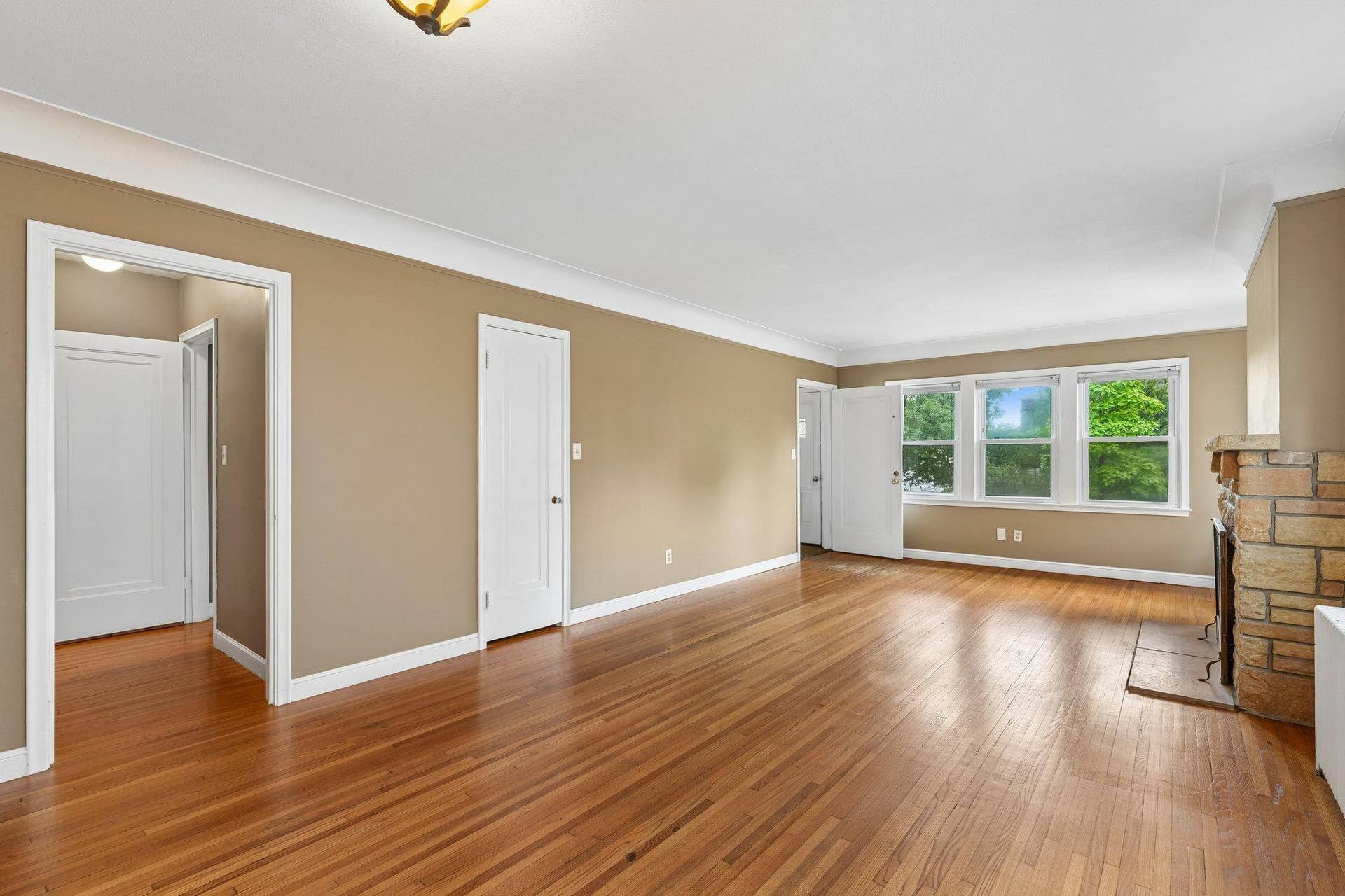 3412 Humboldt Avenue S, 23, Minneapolis, MN 55408 Main Floor Unit