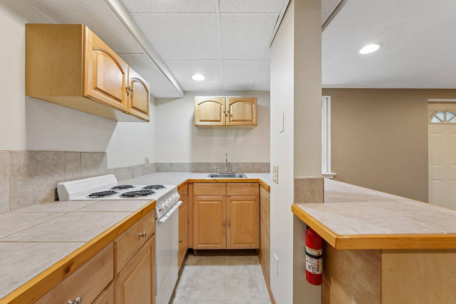 3412 Humboldt Avenue S, 23, Minneapolis, MN 55408 Garden Level (Lower) Unit
