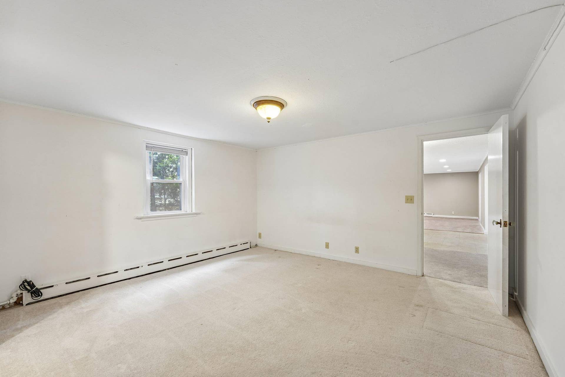 3412 Humboldt Avenue S, 23, Minneapolis, MN 55408 Garden Level (Lower) Unit