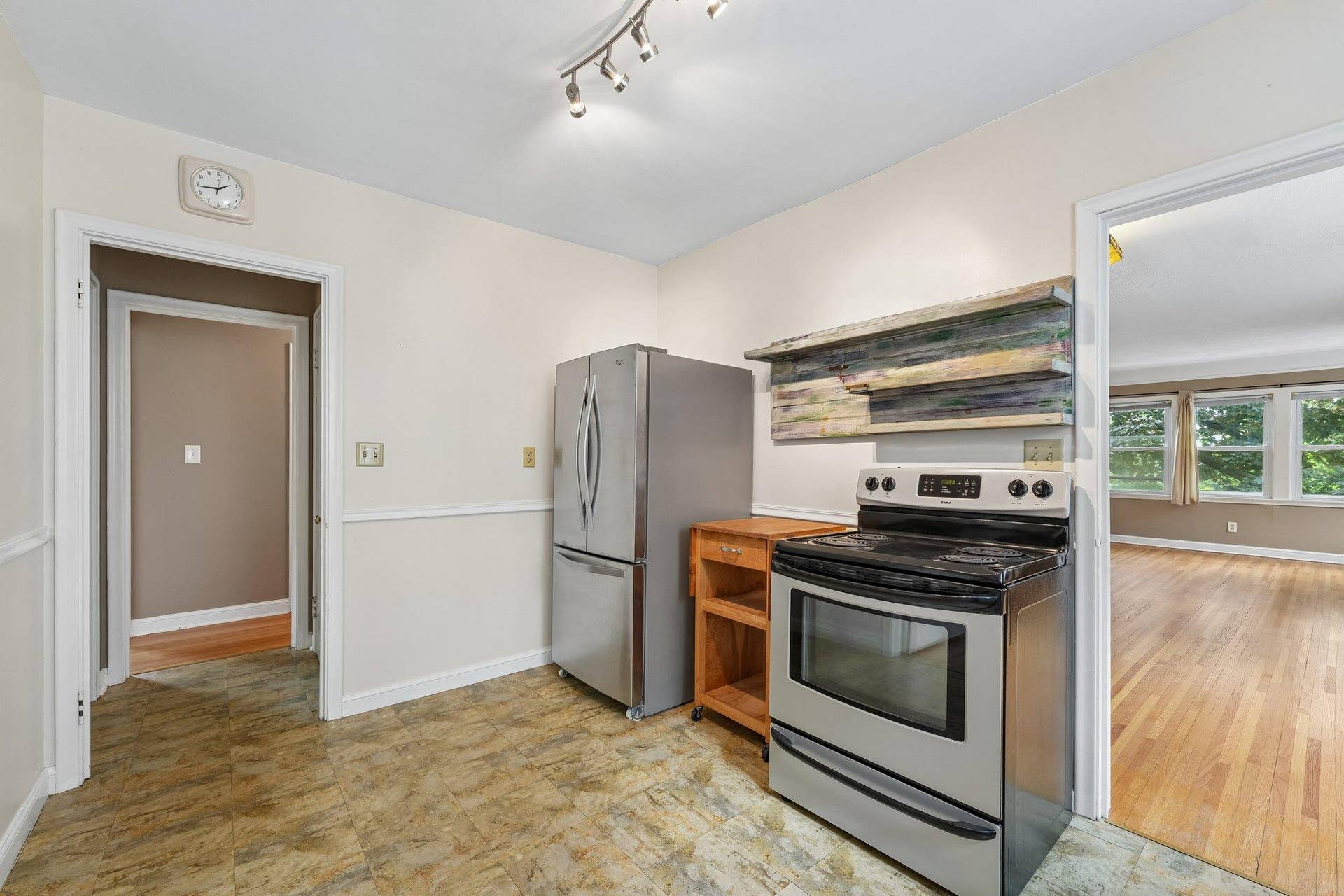 3412 Humboldt Avenue S, 23, Minneapolis, MN 55408 Second Floor Unit