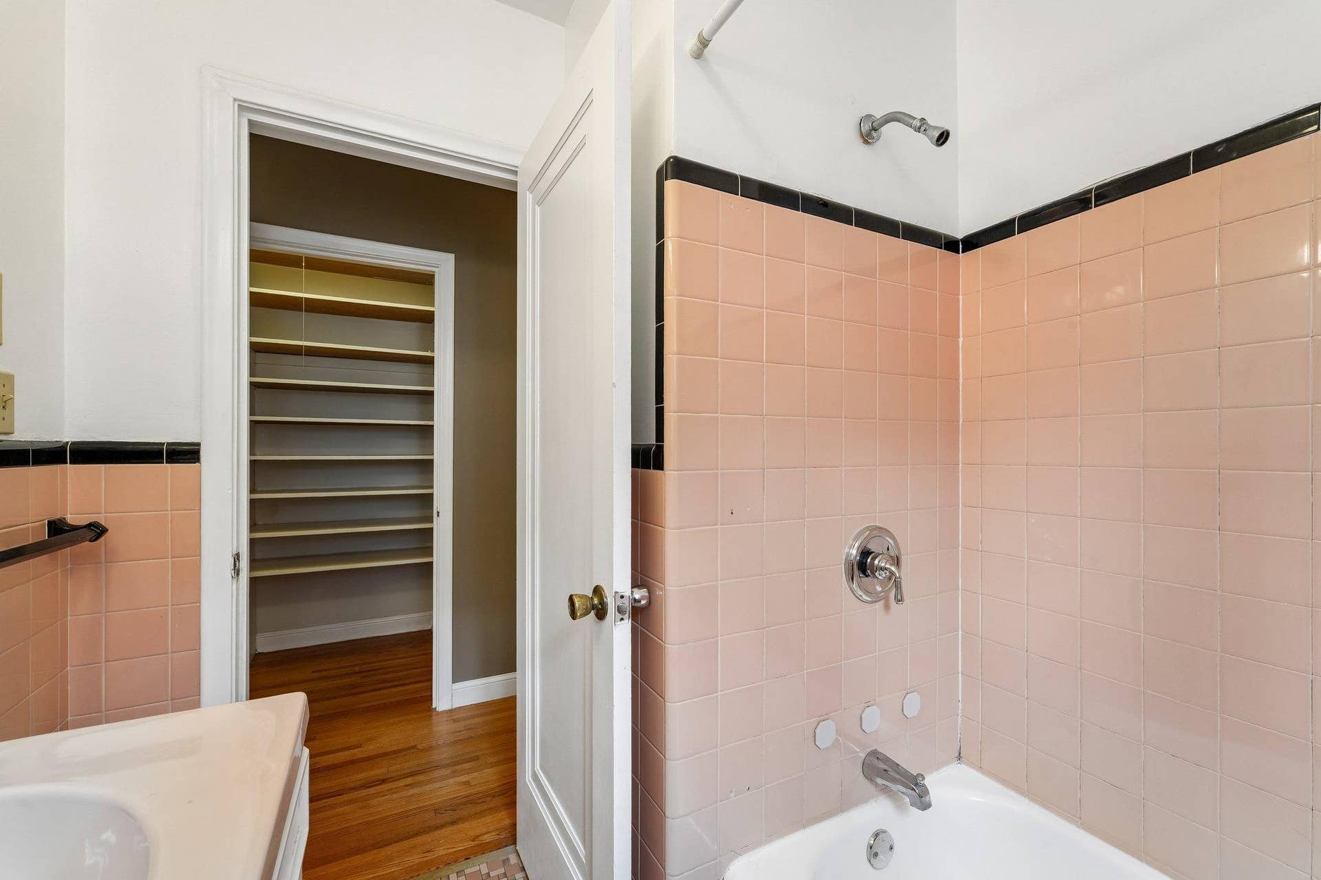 3412 Humboldt Avenue S, 23, Minneapolis, MN 55408 Main Floor Unit