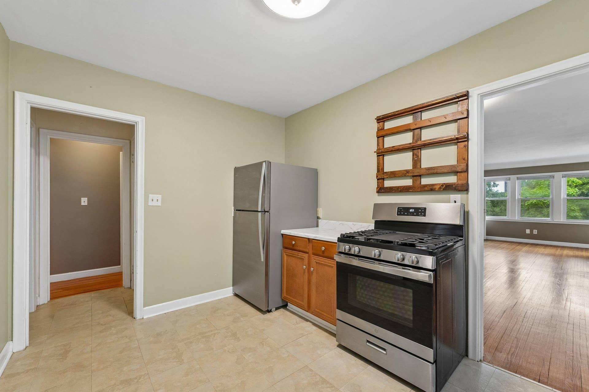 3412 Humboldt Avenue S, 23, Minneapolis, MN 55408 Main Floor Unit